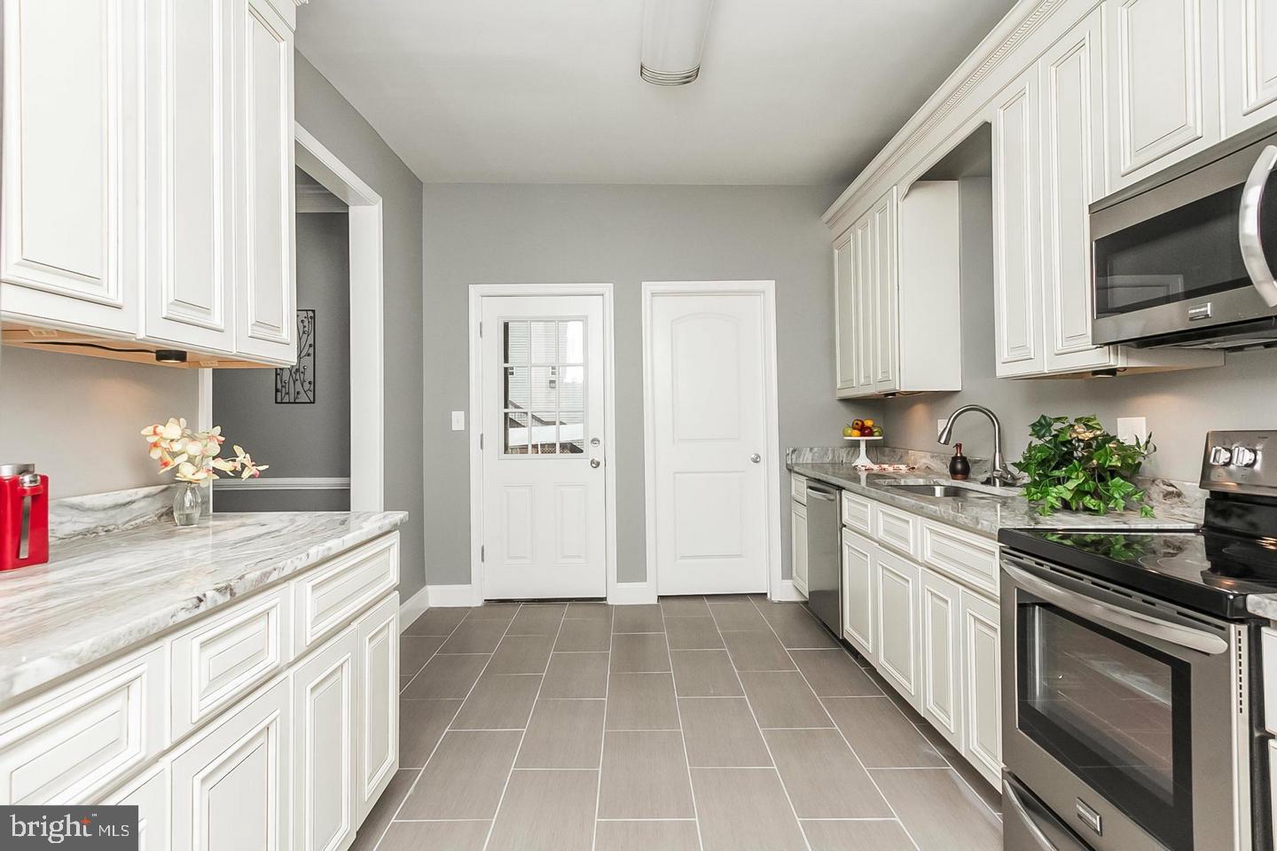 LANDSDOWNE - Residential