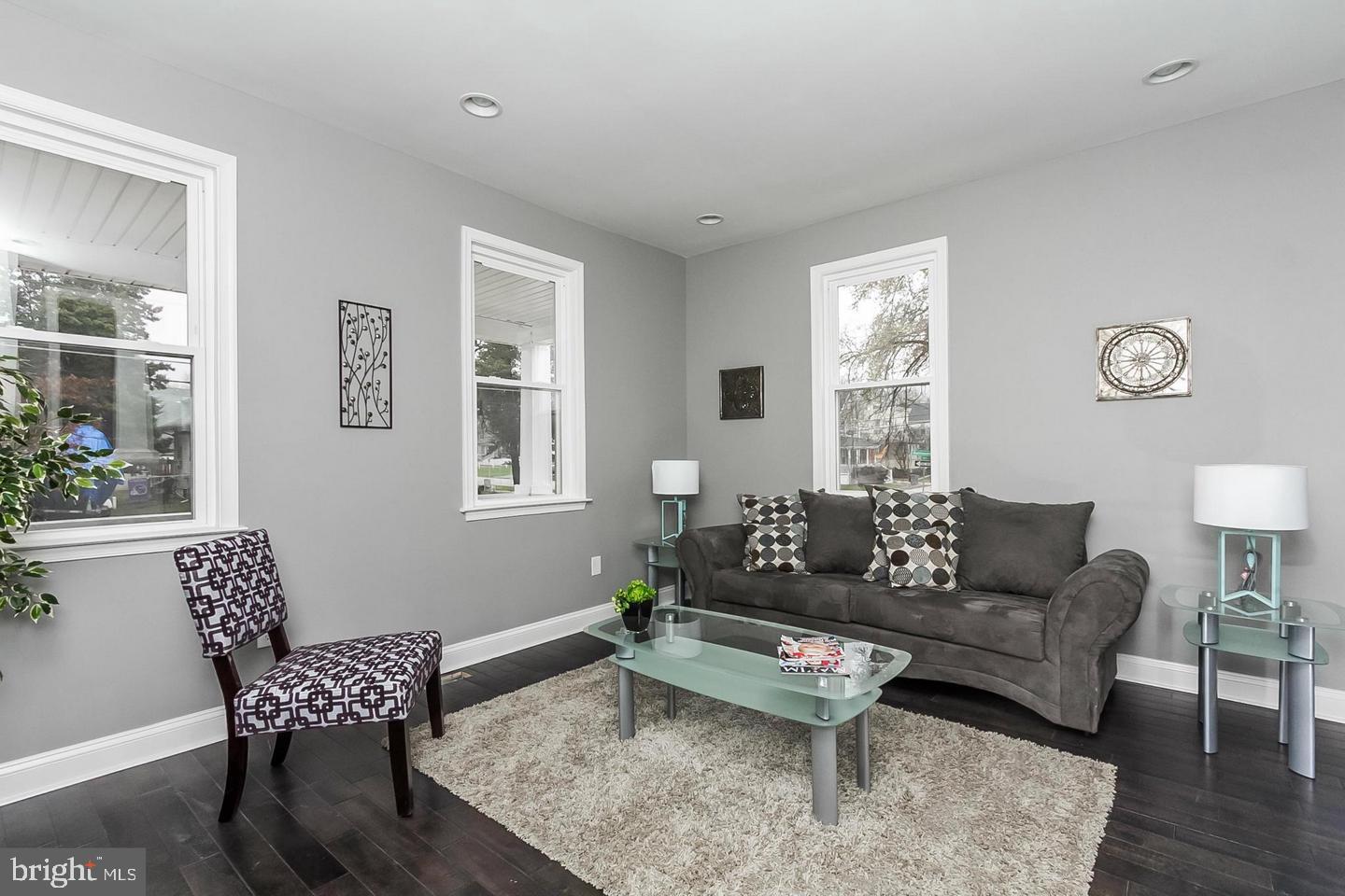 LANDSDOWNE - Residential