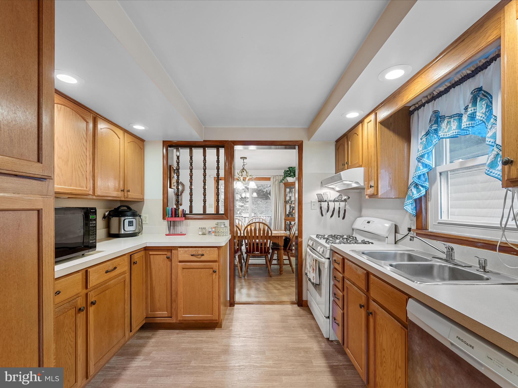 NONE UNRESTRICTED - Residential