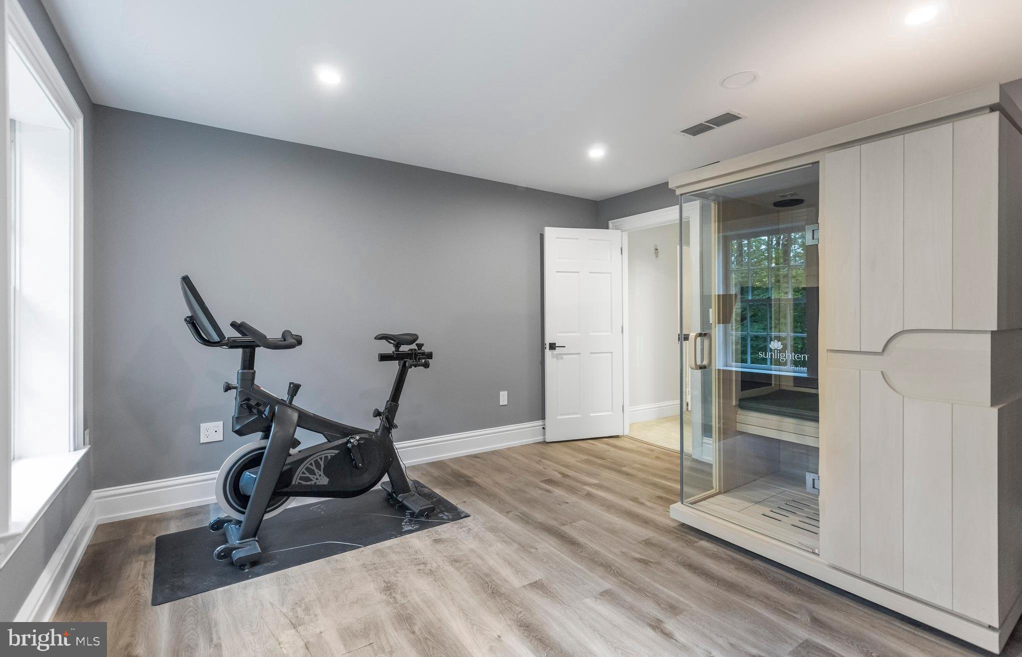 RADNOR HUNT - Residential