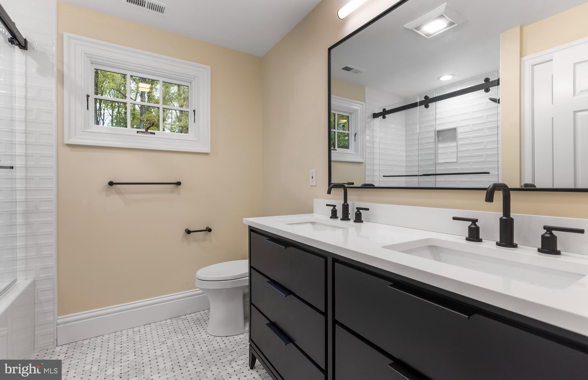 RADNOR HUNT - Residential