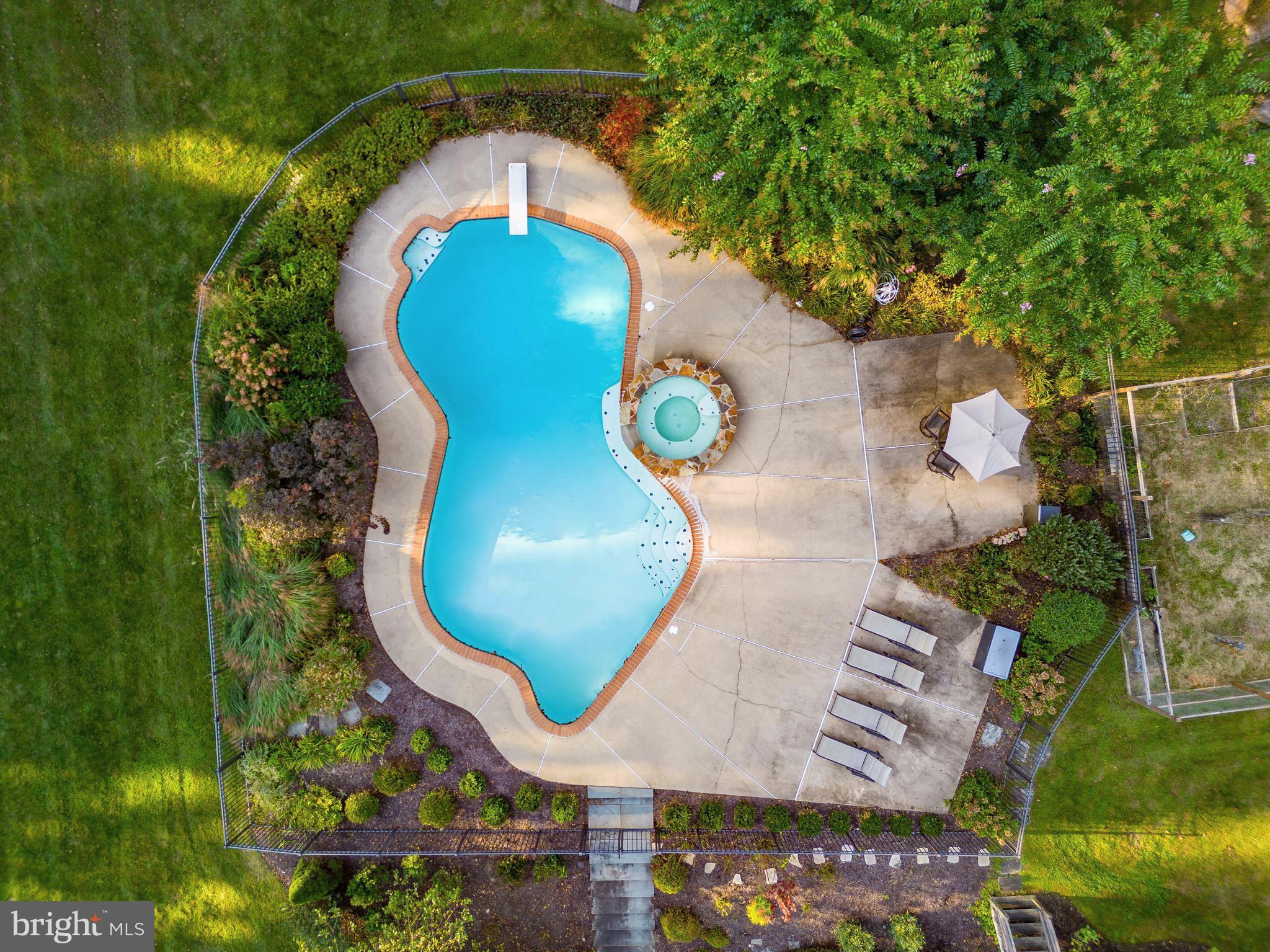 RADNOR HUNT - Residential