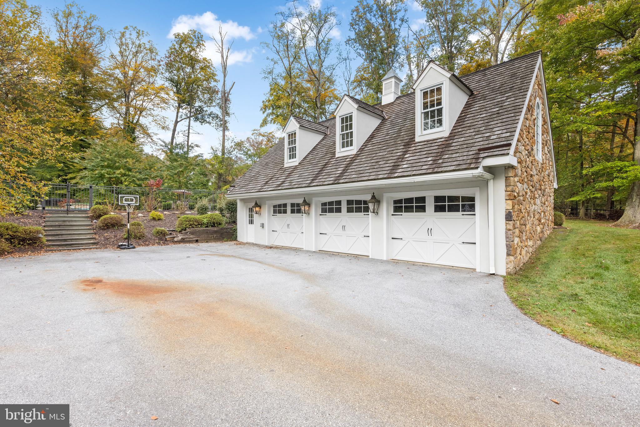 RADNOR HUNT - Residential