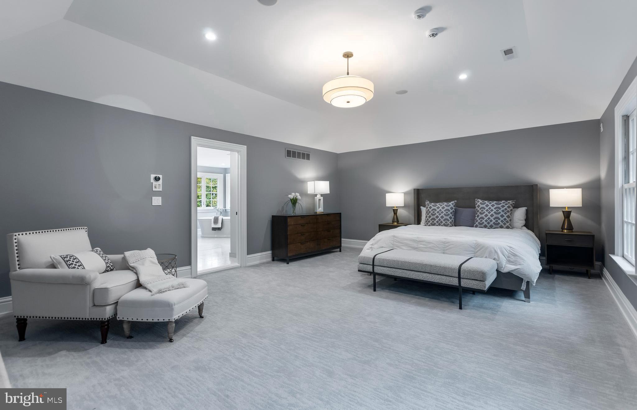 RADNOR HUNT - Residential