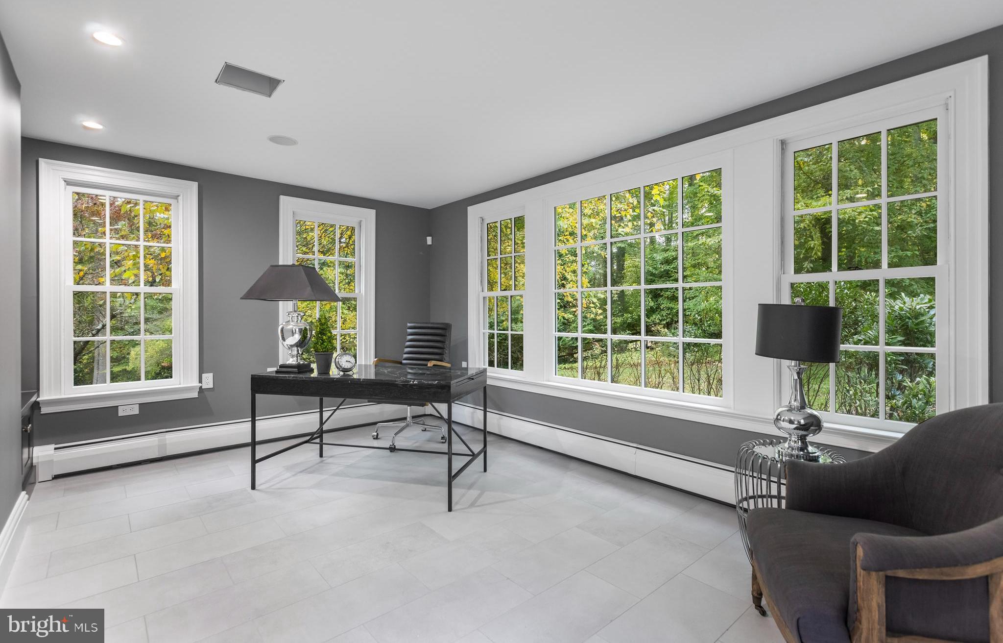 RADNOR HUNT - Residential