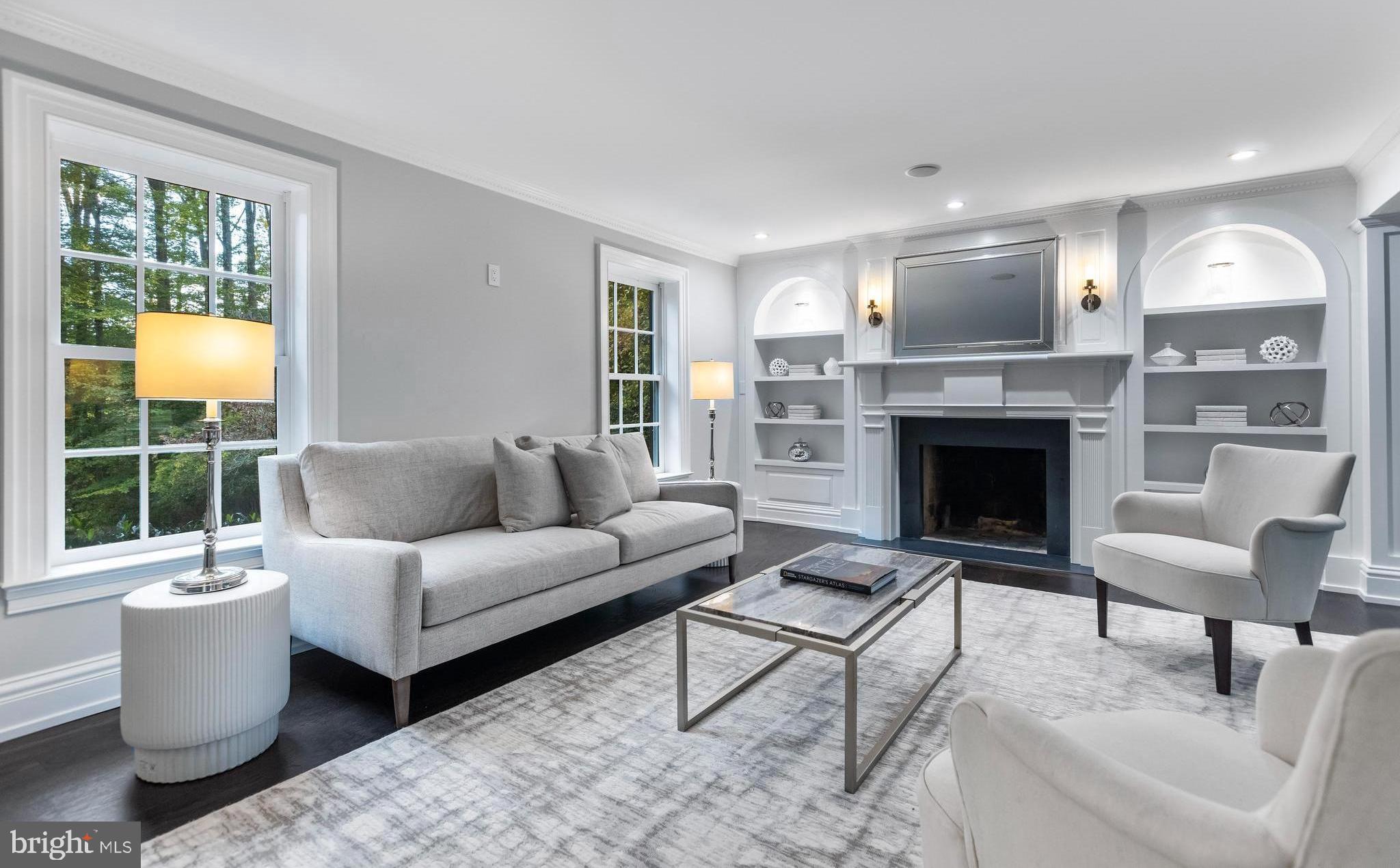 RADNOR HUNT - Residential