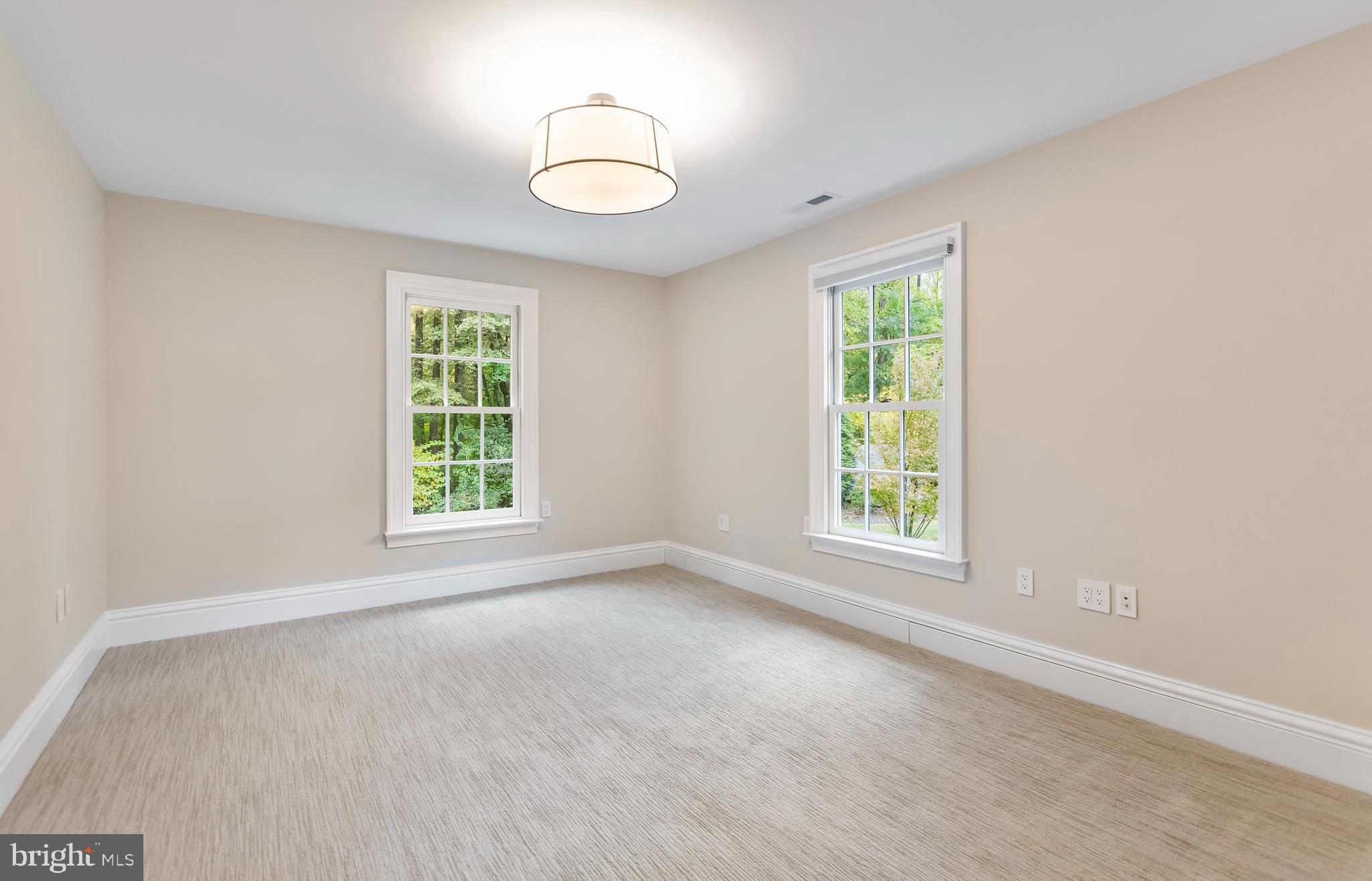 RADNOR HUNT - Residential