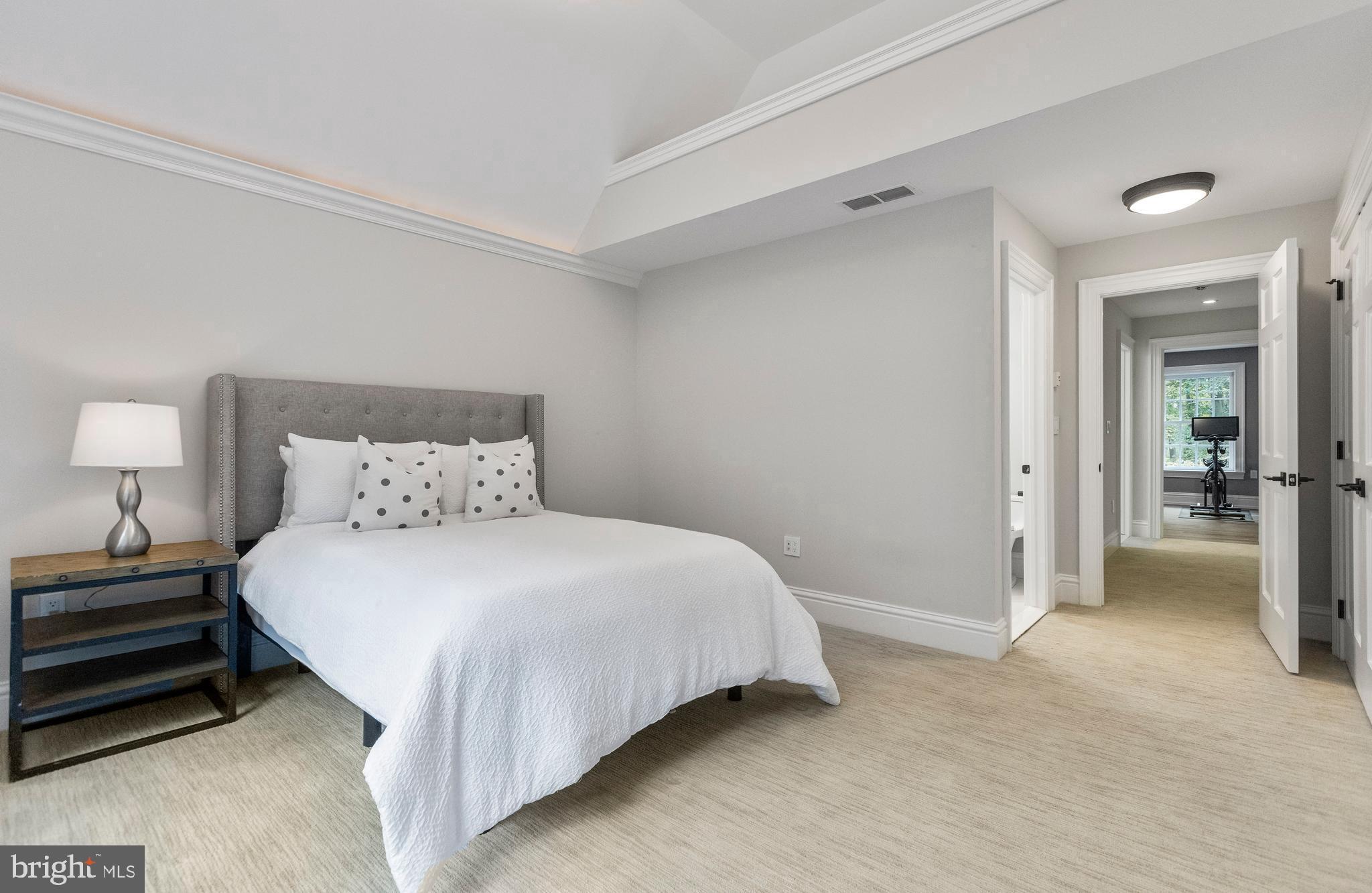 RADNOR HUNT - Residential