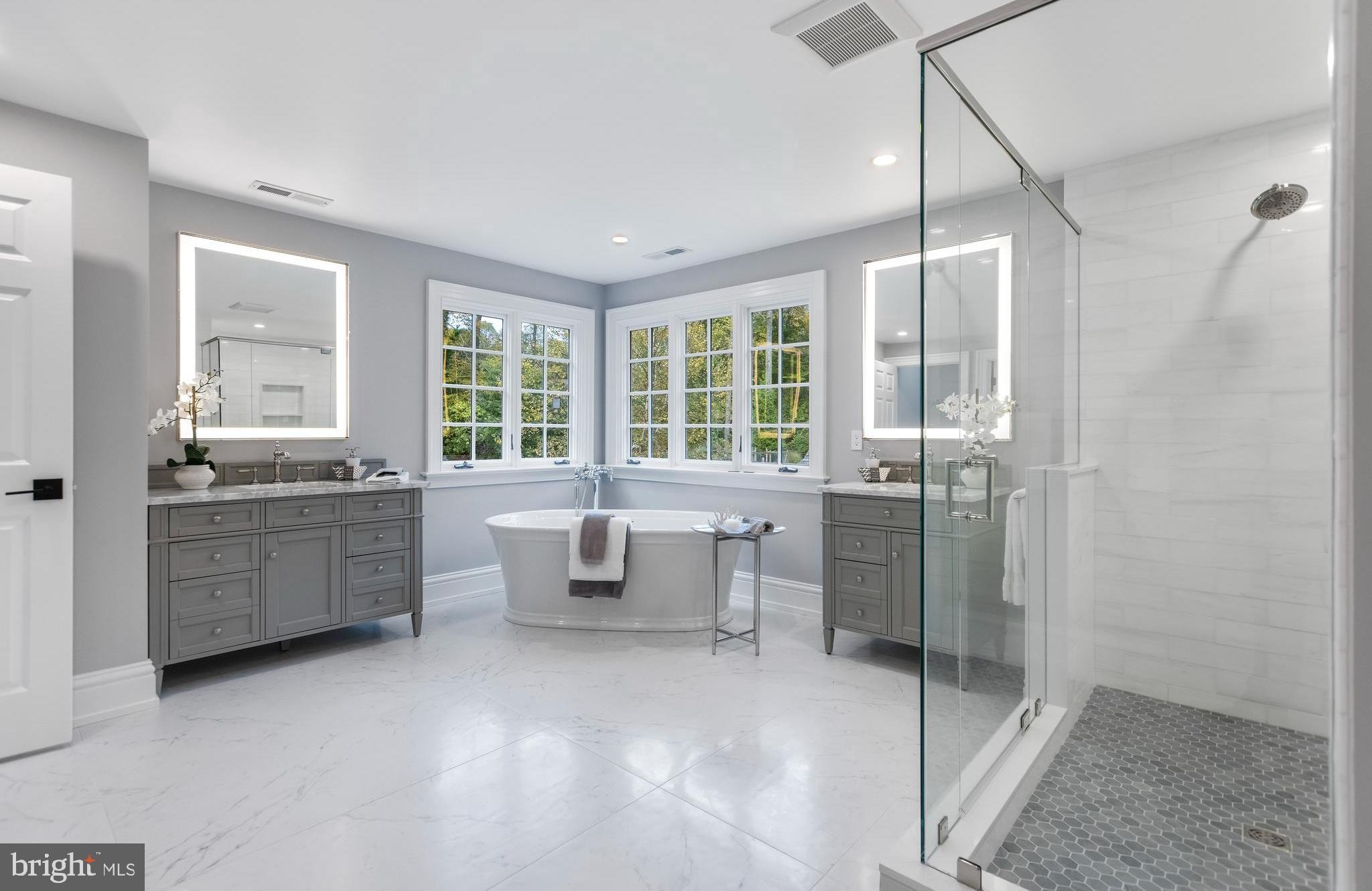 RADNOR HUNT - Residential