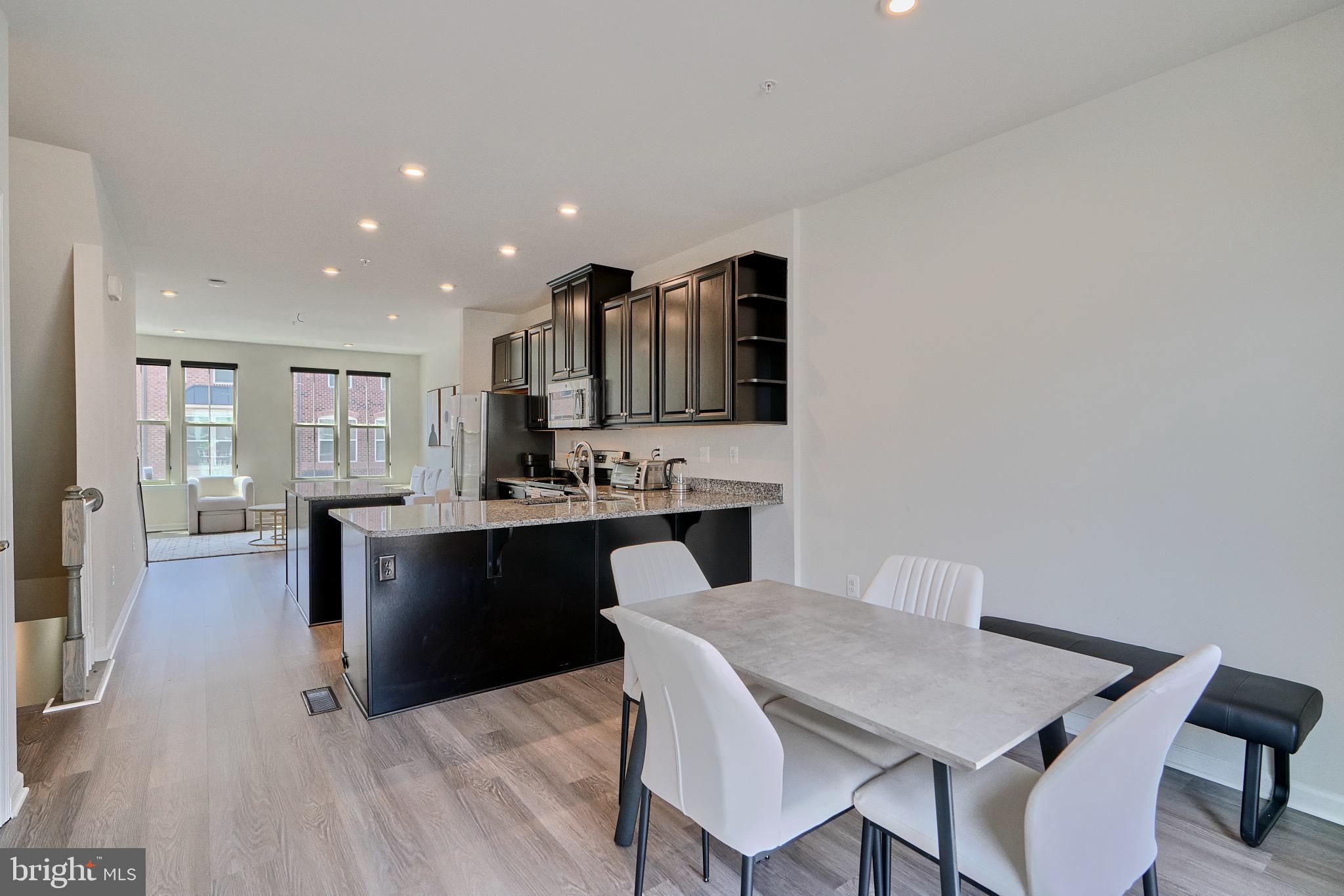 GREEKTOWN - Residential