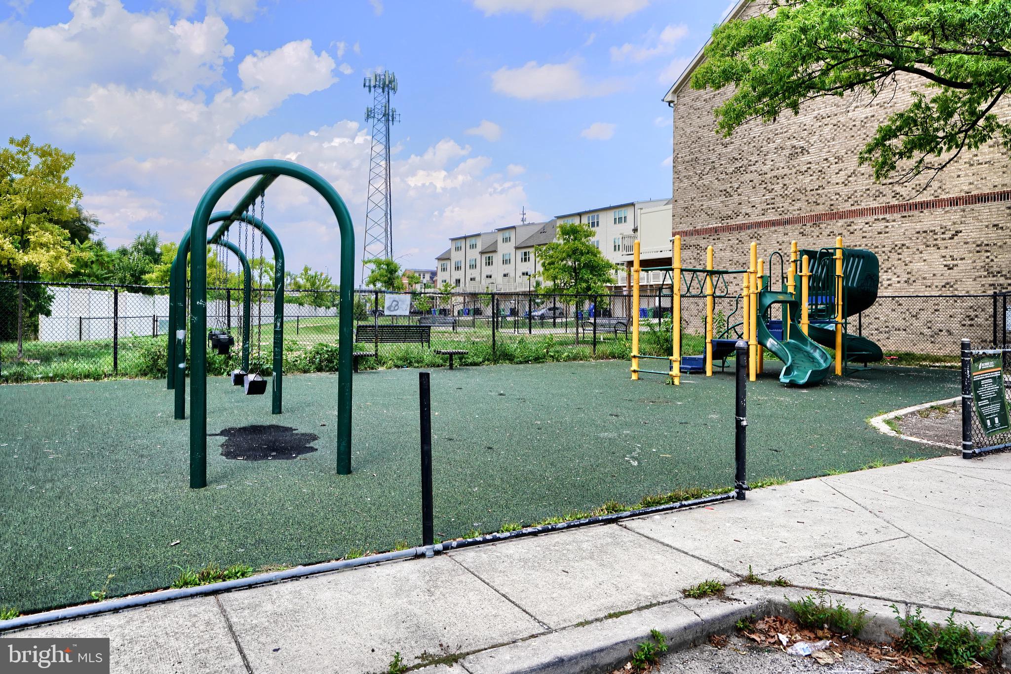 GREEKTOWN - Residential