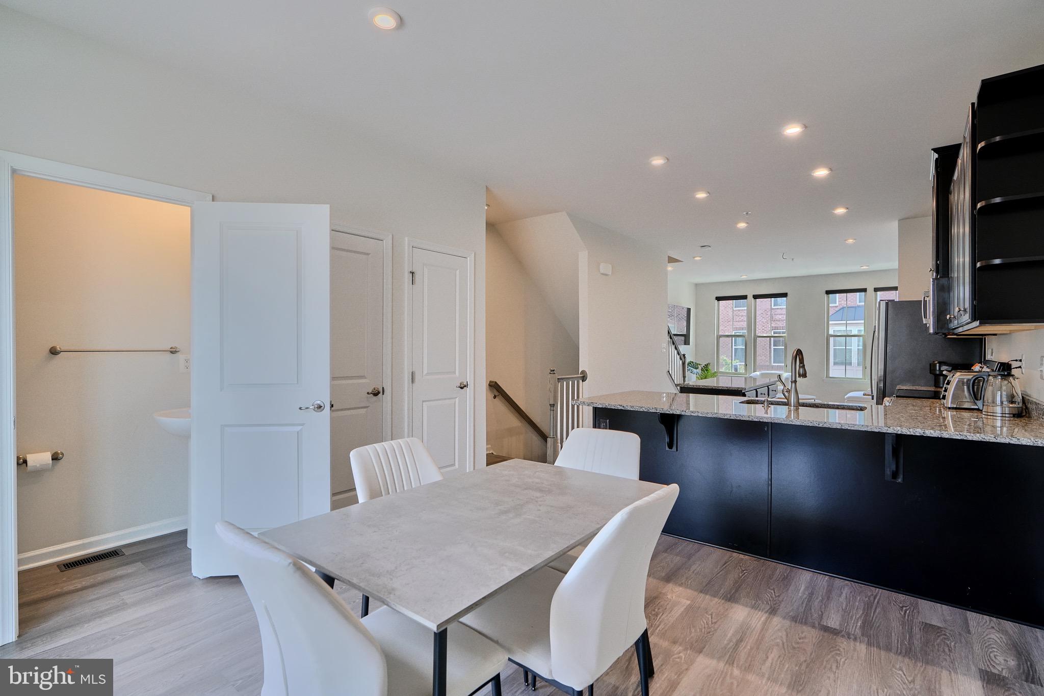 GREEKTOWN - Residential