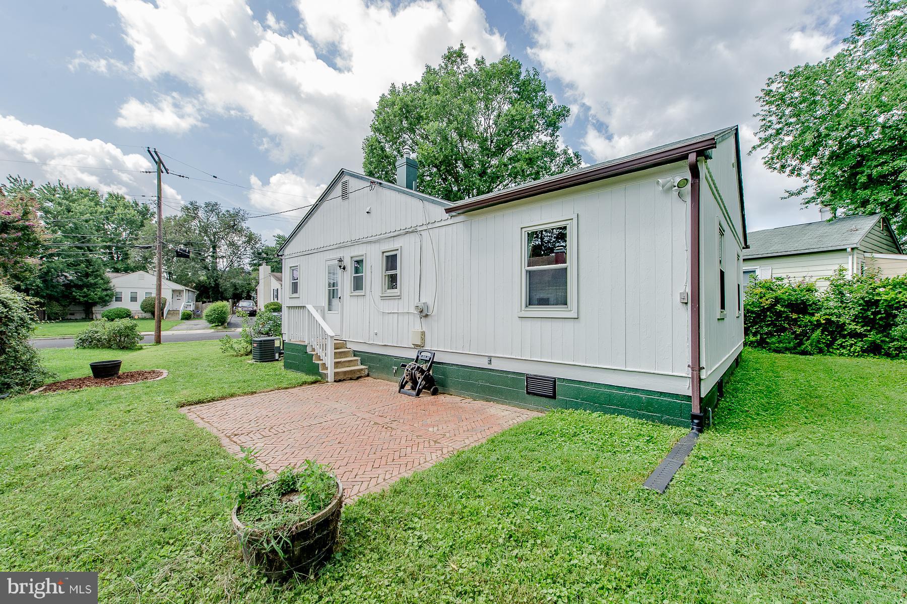 LAUREL GARDENS - Residential