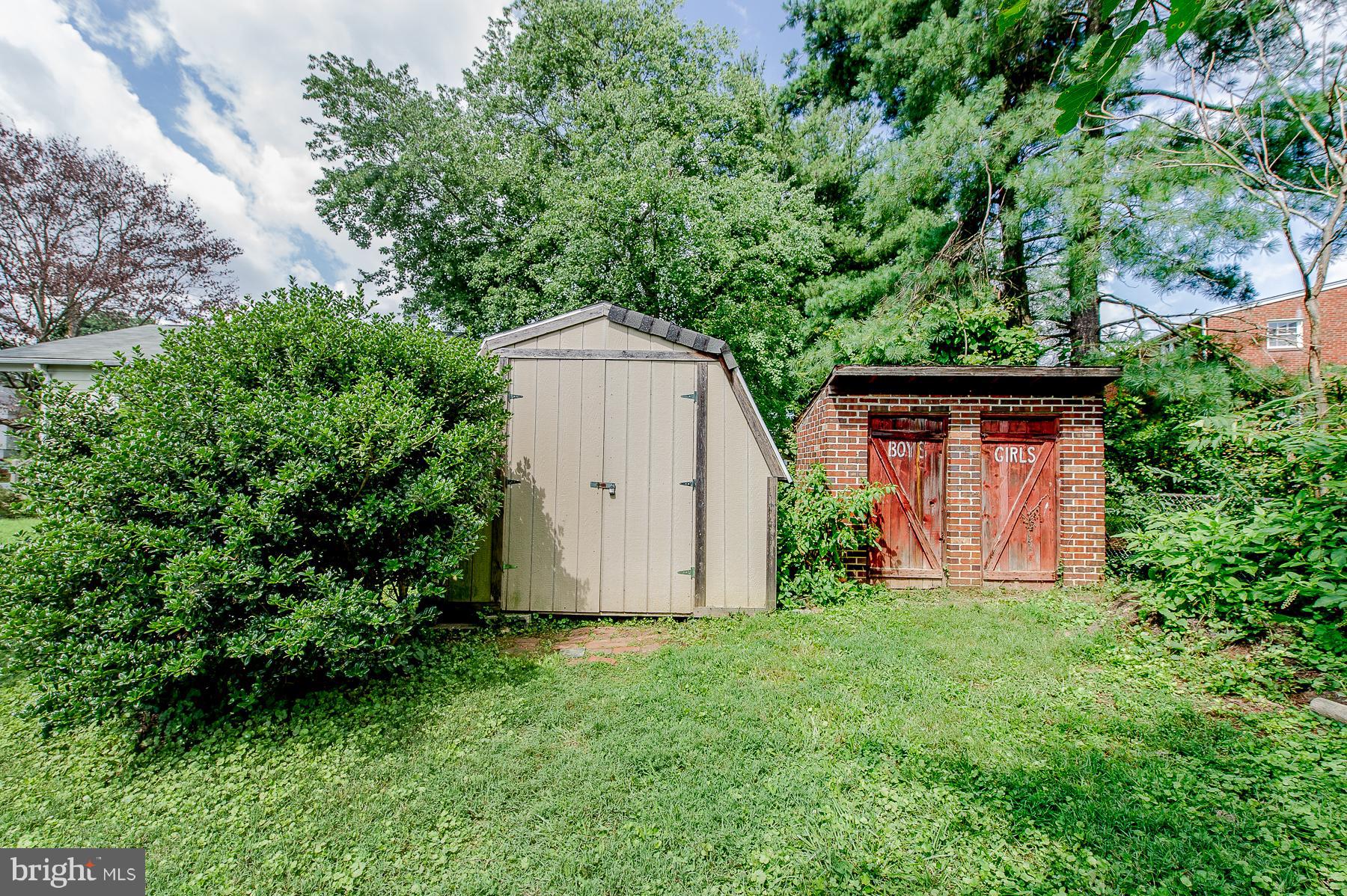 LAUREL GARDENS - Residential