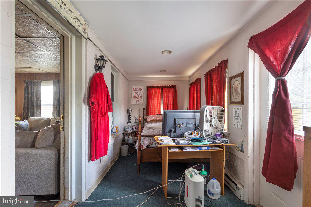 TOWN OF GREENSBORO - Residential