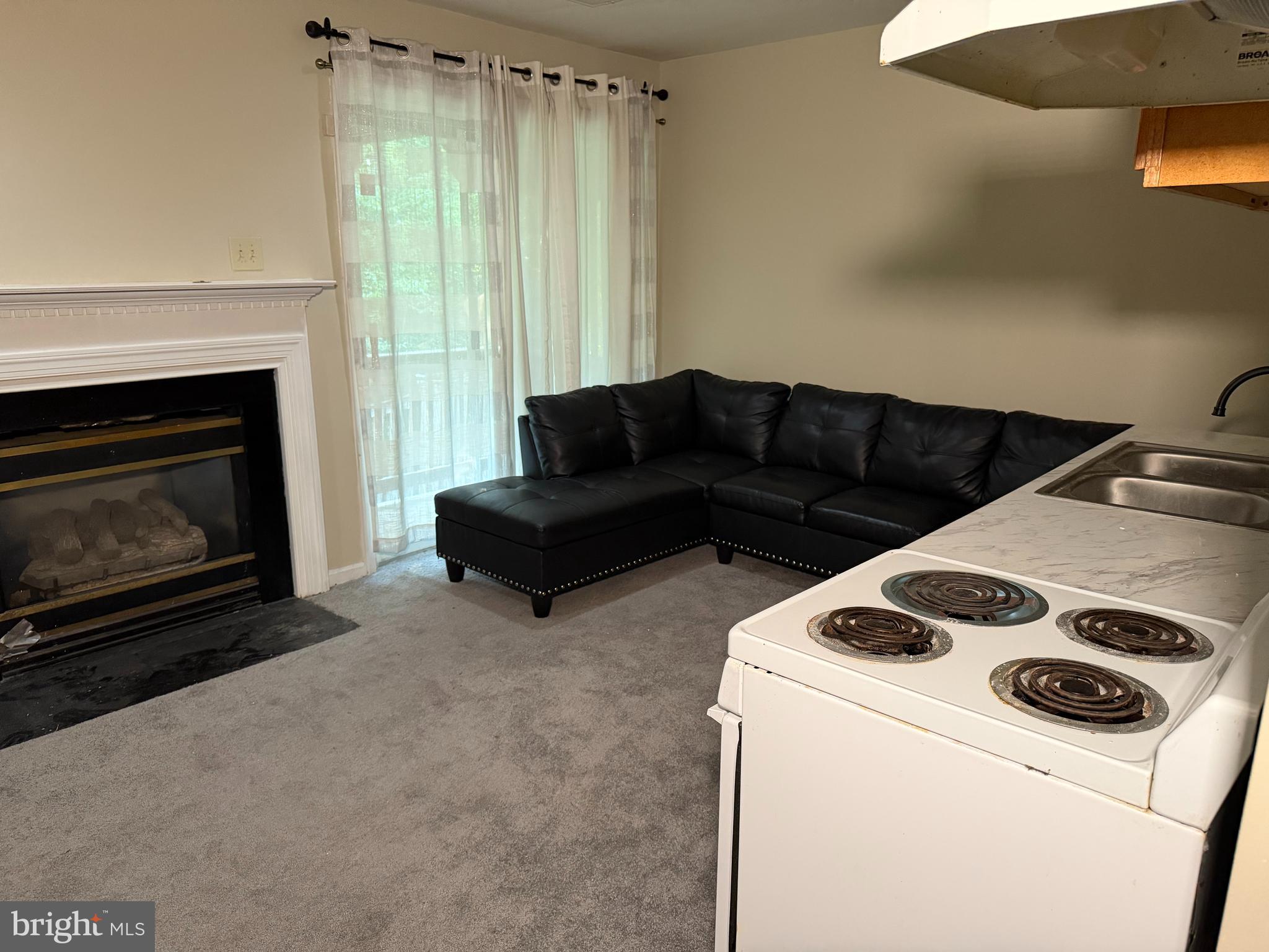 853 FARAWAY COURT