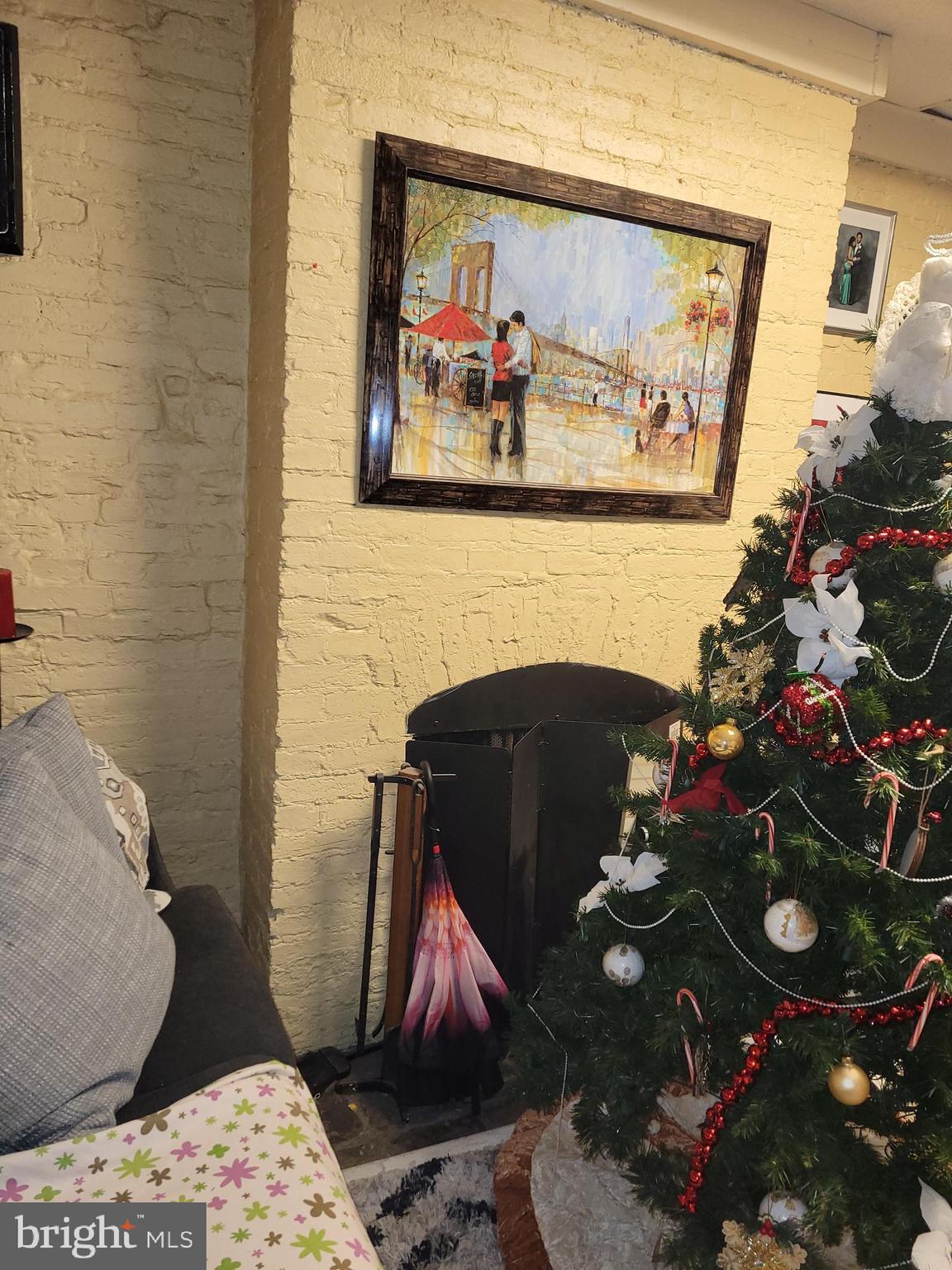 JOHNSTON SQUARE - Residential