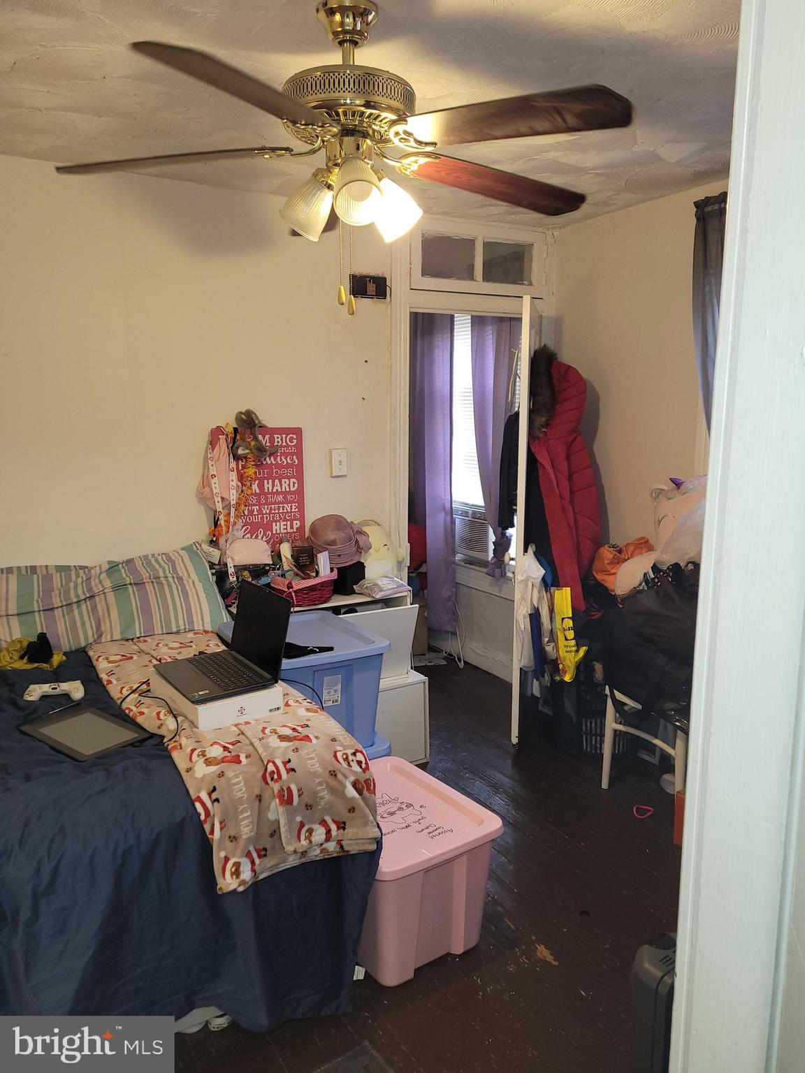 JOHNSTON SQUARE - Residential