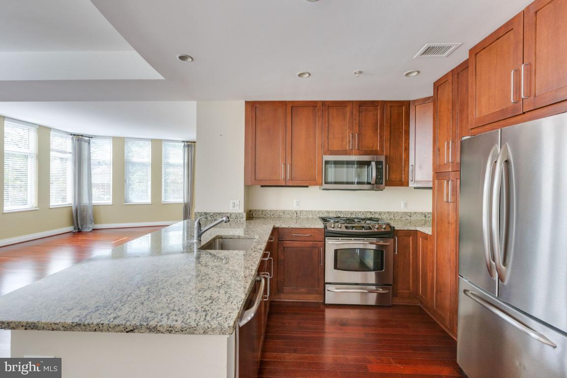 ONE PARK CREST CONDOMINIUM - Residential Lease