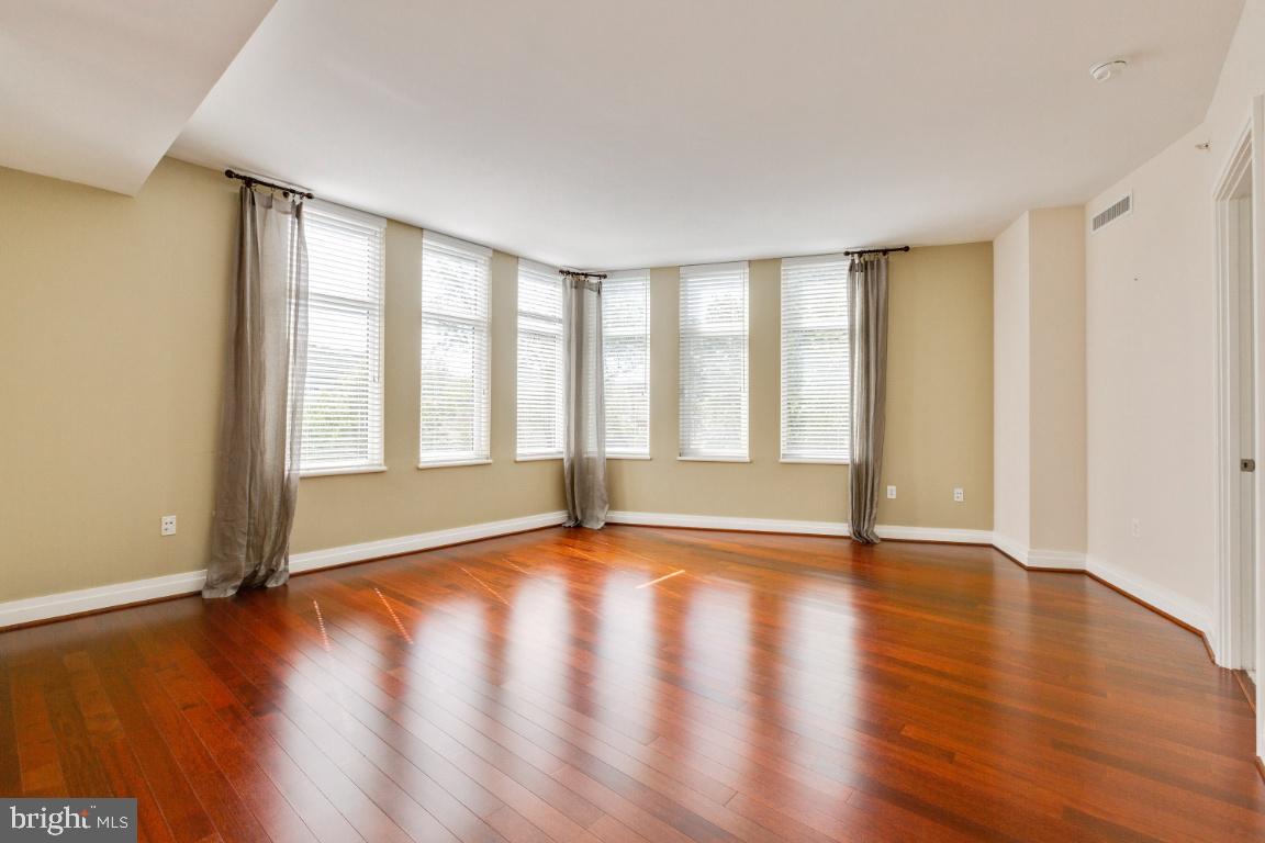 ONE PARK CREST CONDOMINIUM - Residential Lease