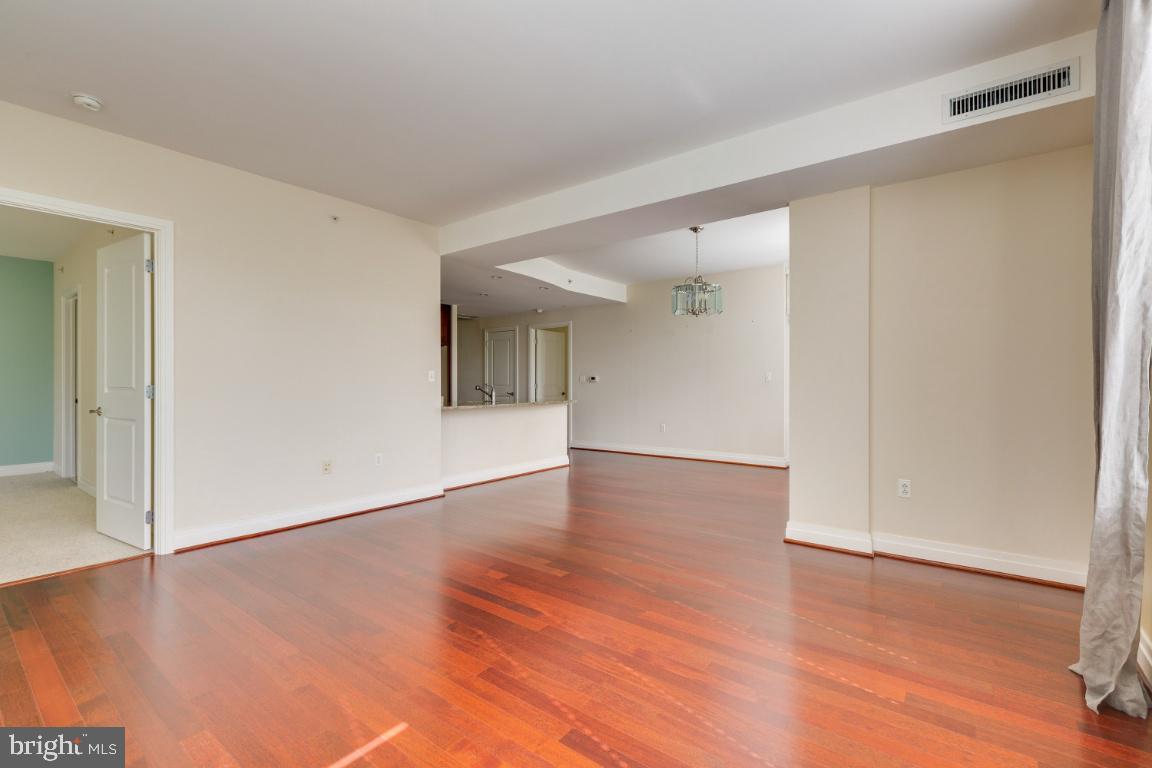 ONE PARK CREST CONDOMINIUM - Residential Lease