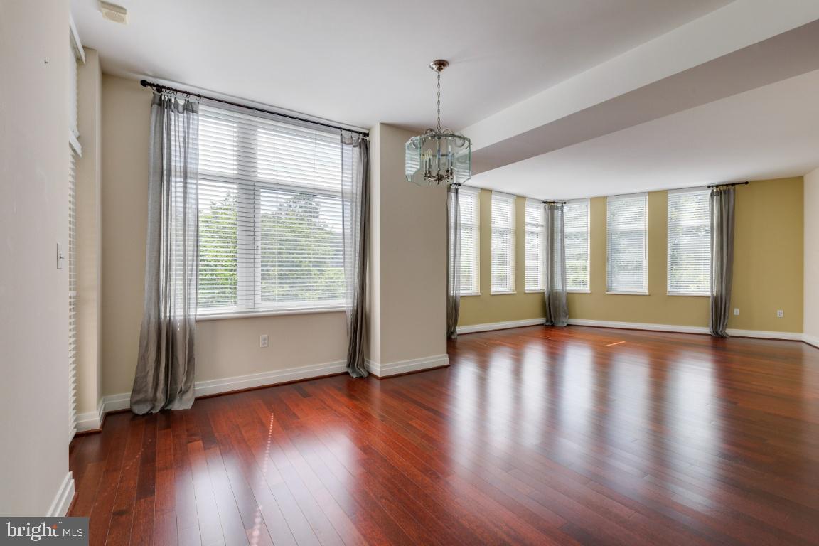 ONE PARK CREST CONDOMINIUM - Residential Lease