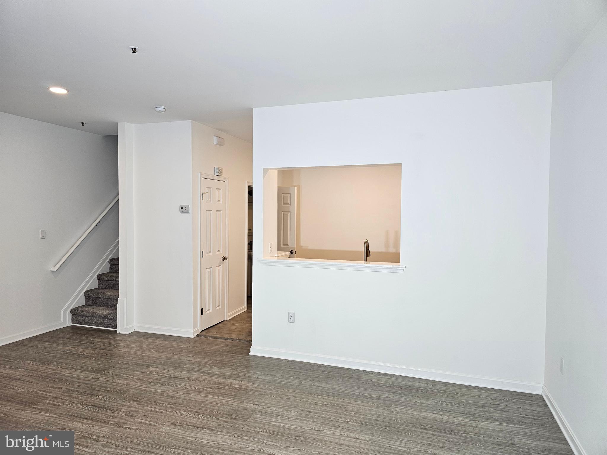 SEVEN OAKS - Residential