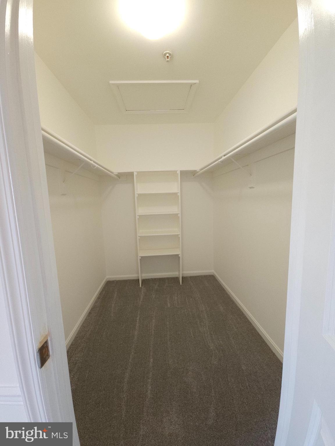 SEVEN OAKS - Residential