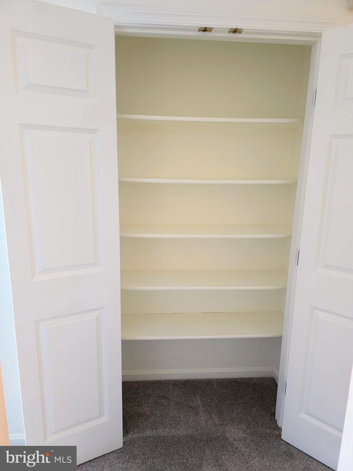 SEVEN OAKS - Residential