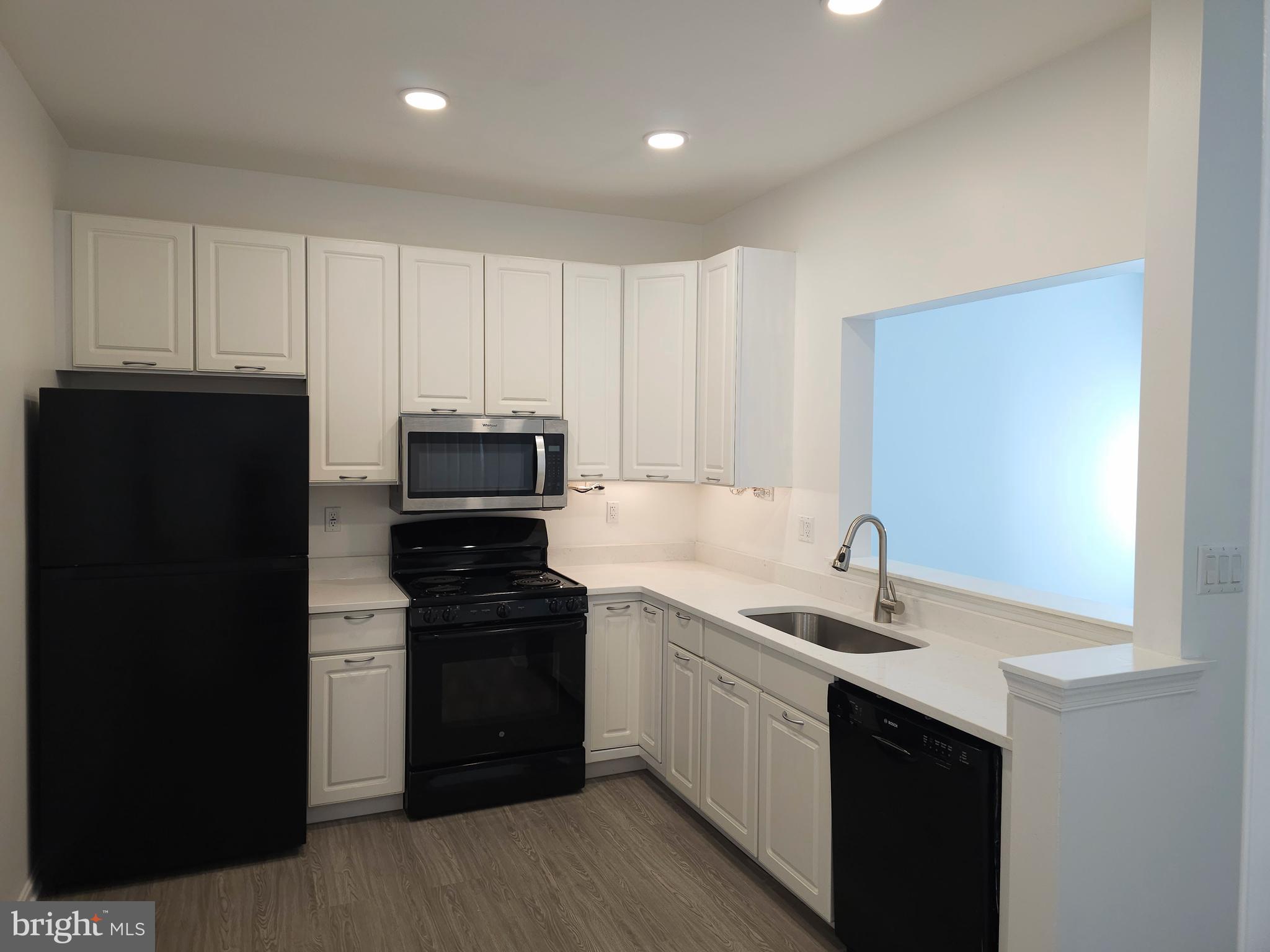 SEVEN OAKS - Residential