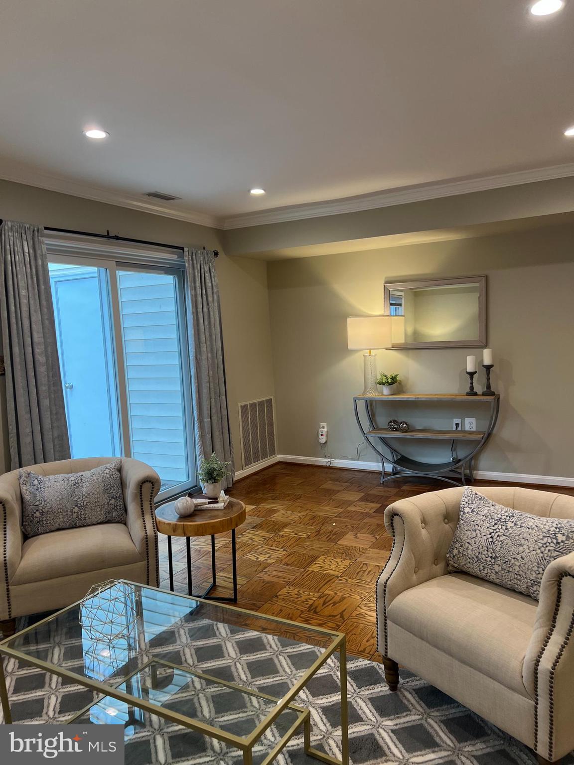 REGENT SQUARE - Residential