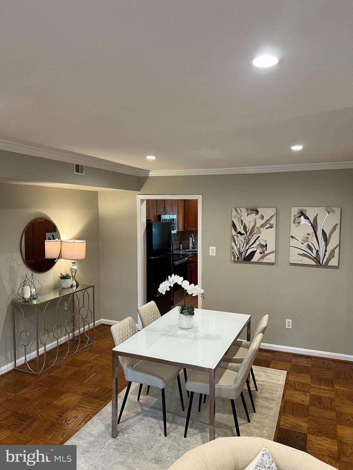 REGENT SQUARE - Residential