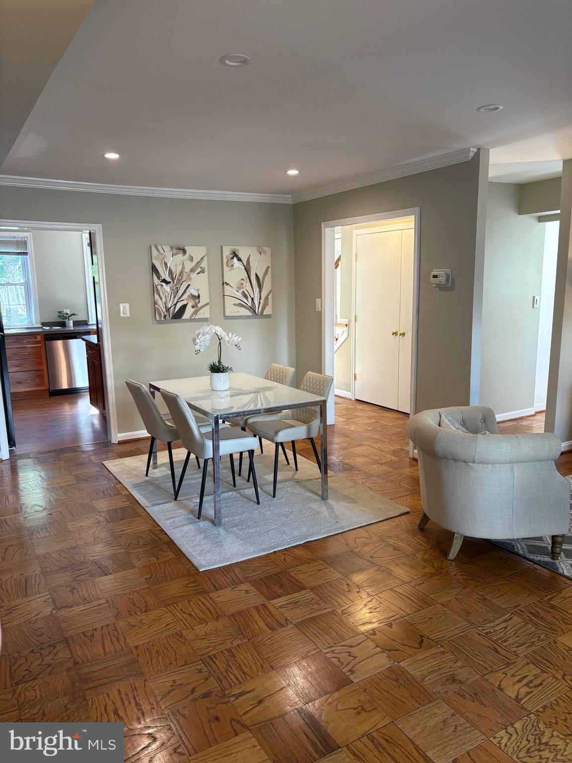 REGENT SQUARE - Residential