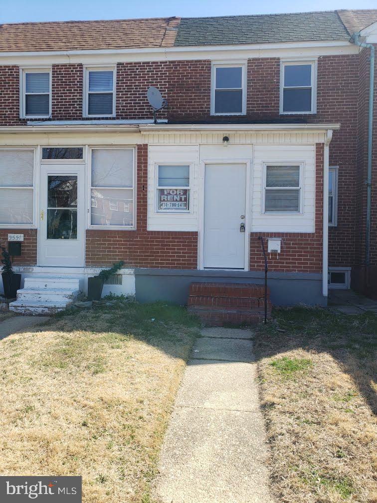 WELCOME HOME! Renovated Row House features- Open Floor Plan, Hardwood Floors, Newly Remolded Bathrooms, Finished Basement with bathroom and Endless Closet and Storage Space. Off-Street Parking - Backyard/patio that is great for entertaining..Won't last long. A MUST SEE!!