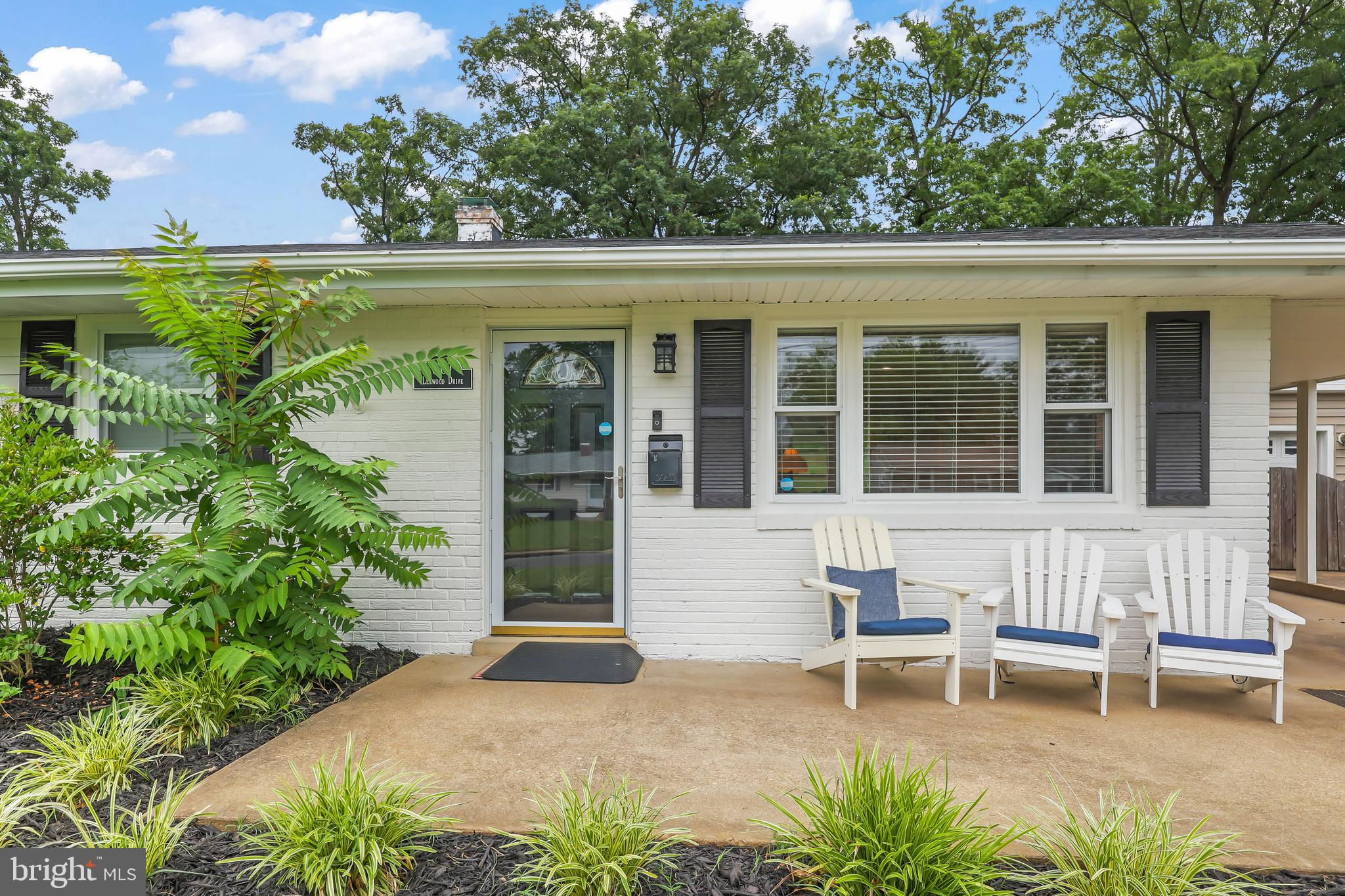 6109 LEEWOOD DRIVE