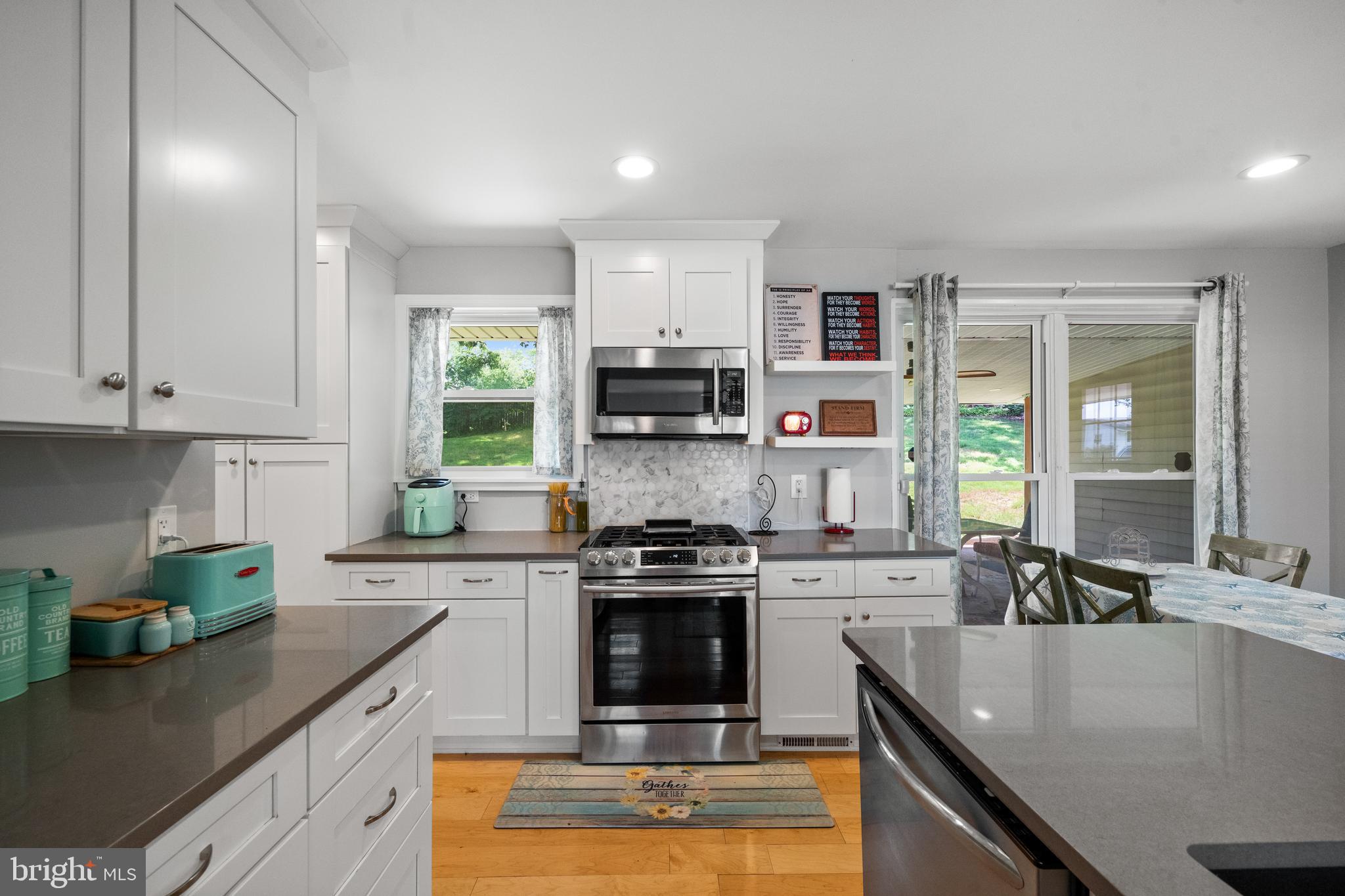 6109 LEEWOOD DRIVE