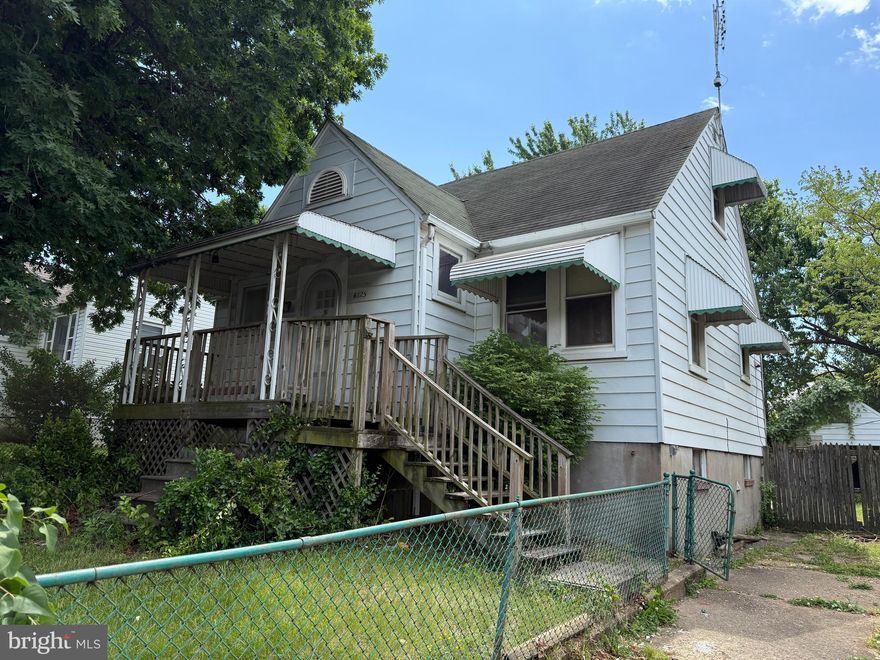 Investor Special in Graceland Park! Incredible opportunity for investors, flippers, or savvy buyers looking to add value. Estimated ARV of approximately $325,000 or potential rental income of around $3,200/month once renovated. This spacious single-family home offers 4 bedrooms, 2.5 baths, a finished basement, and a detached garage. Tons of potential to renovate, rent, or resell. Property is being sold as-is. All information in the MLS is believed to be accurate but not guaranteed. Buyers are responsible for conducting their own due diligence. Seller prefers to use Lawyers Express Title for settlement.
