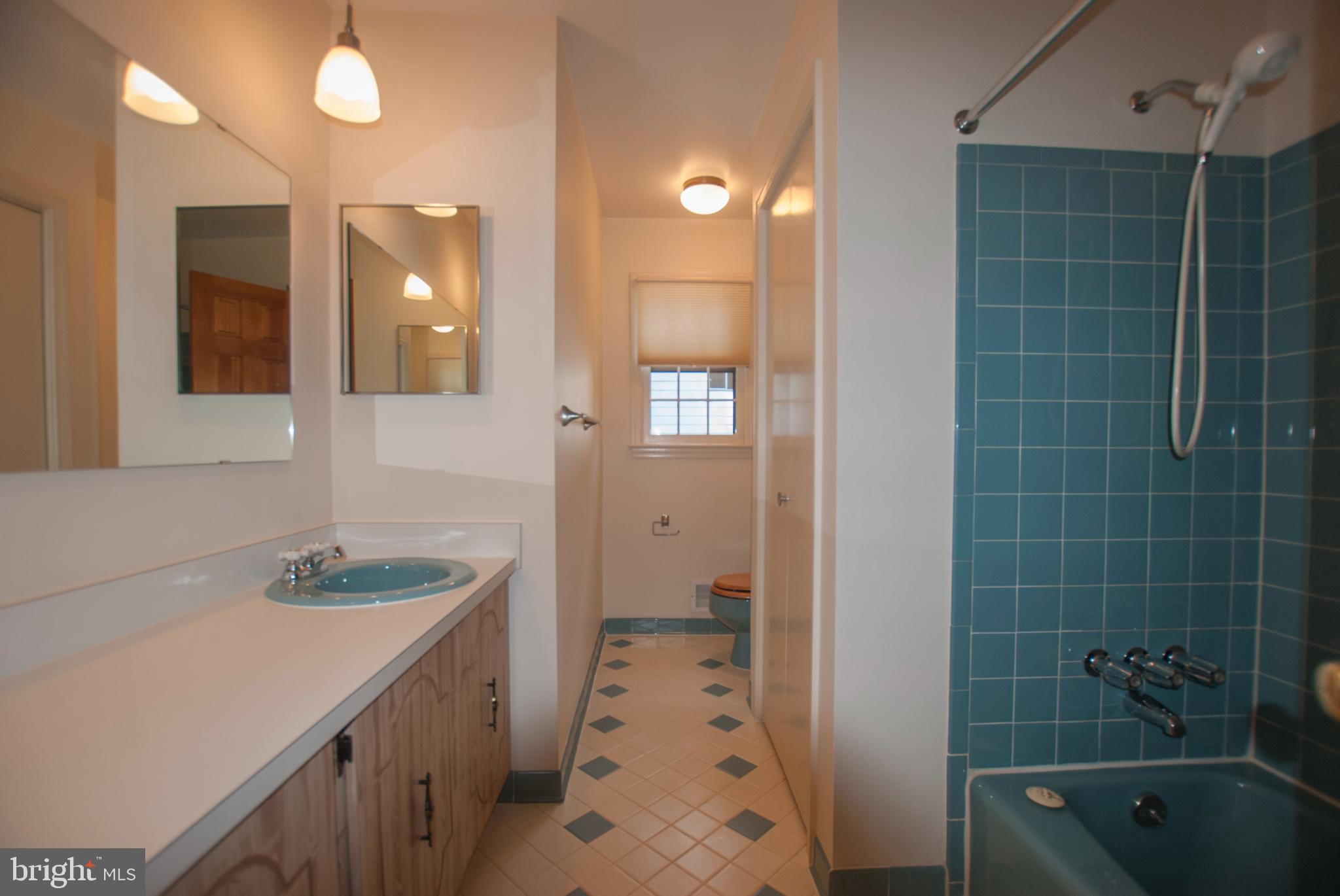 GREEN TREE MANOR - Residential Lease