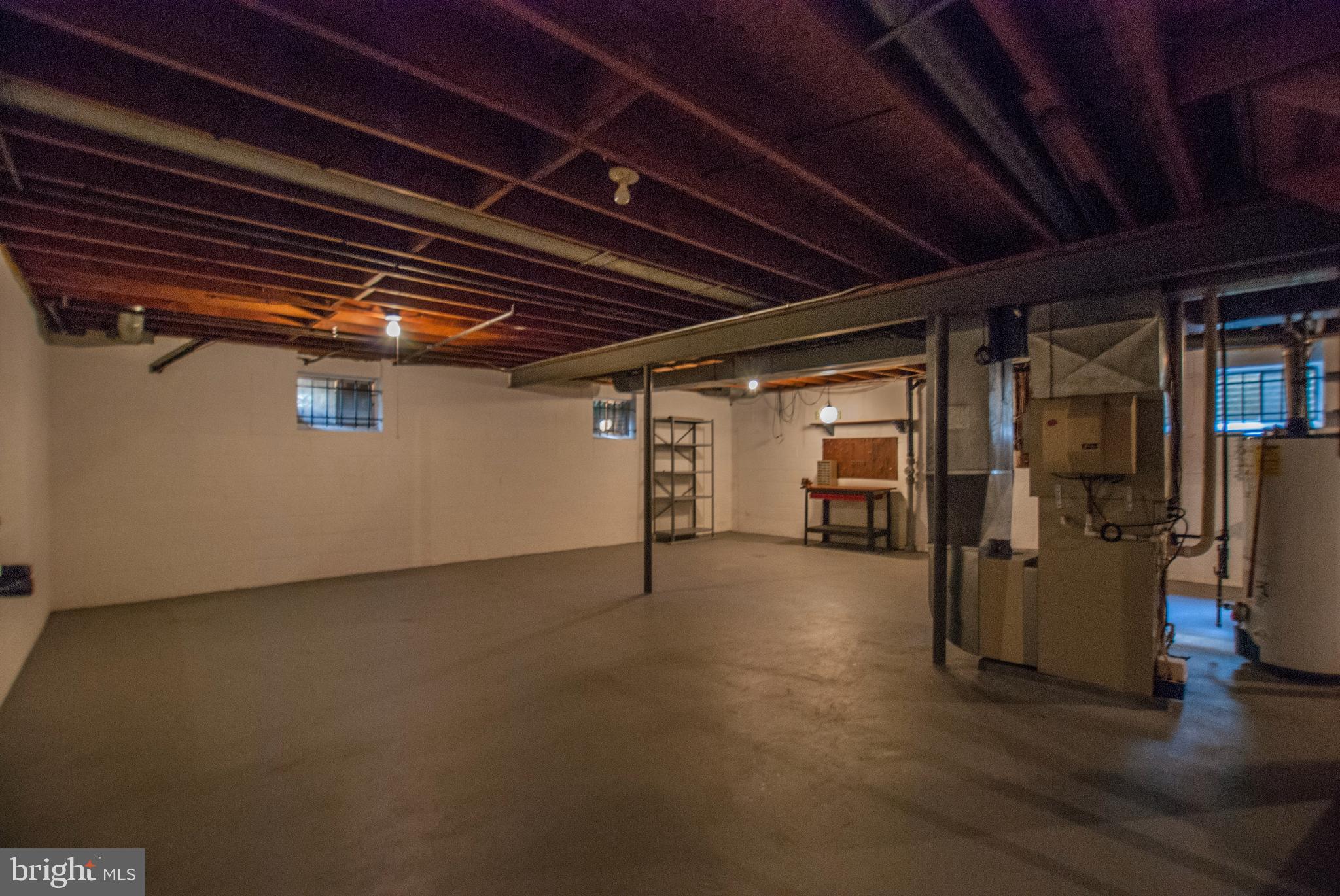 GREEN TREE MANOR - Residential Lease