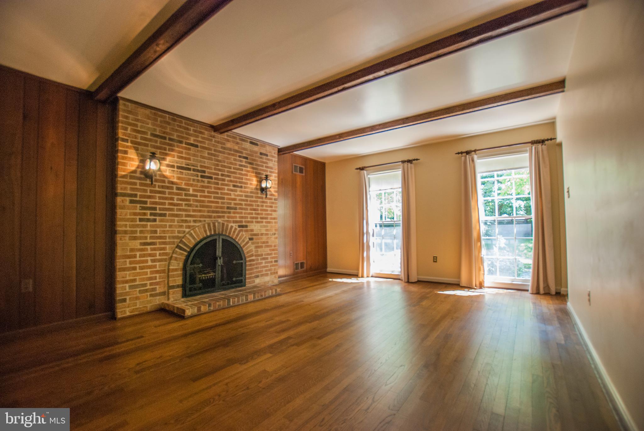 GREEN TREE MANOR - Residential Lease