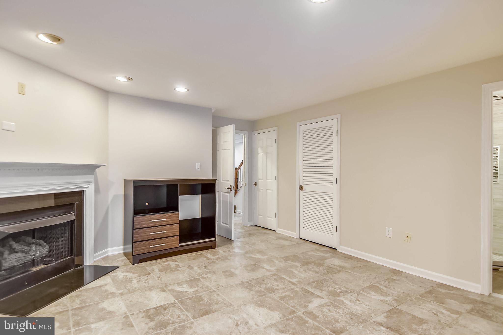 RANDOM HILLS LAND BAY - Residential