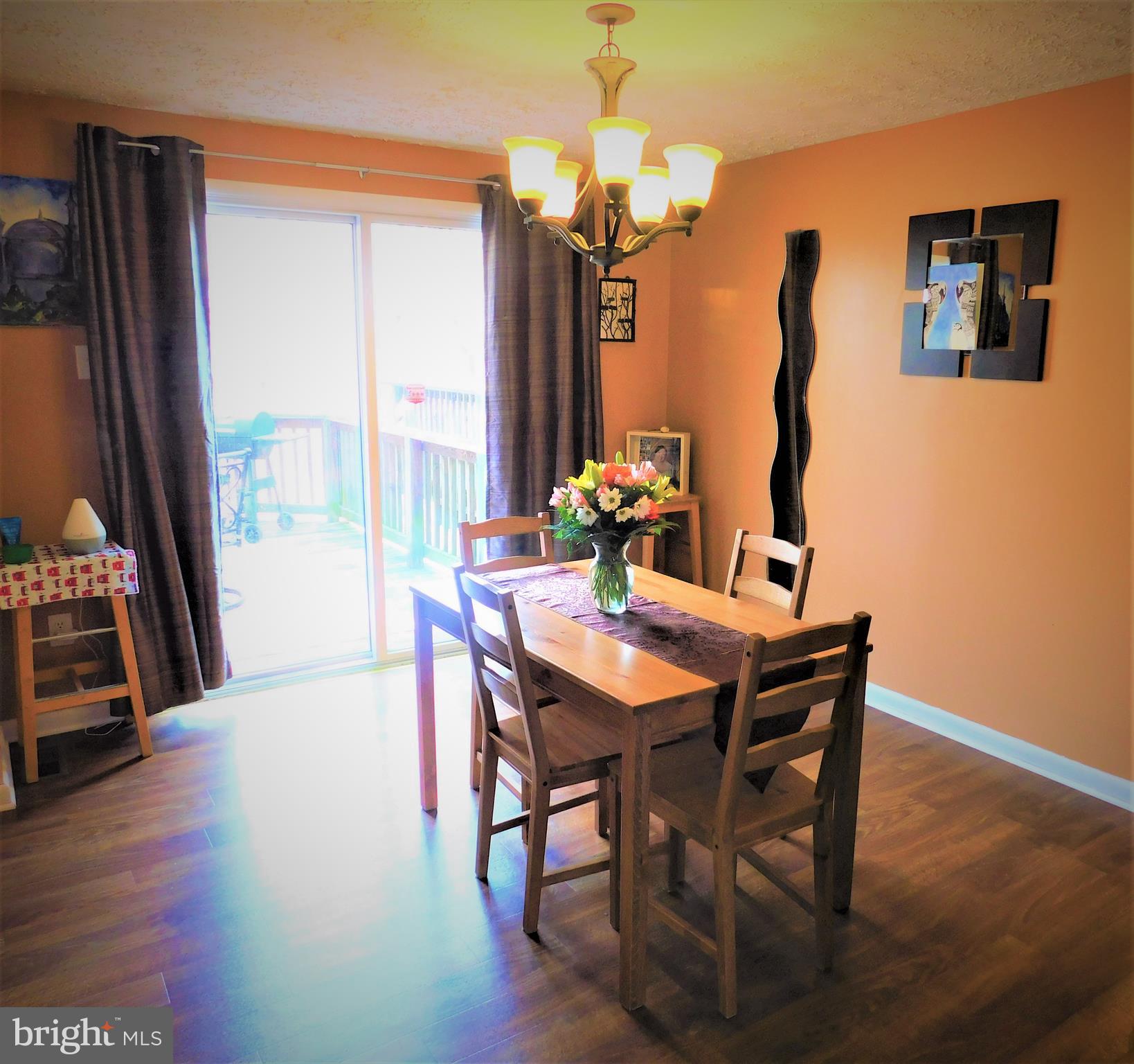 QUEEN ANNE VILLAGE - Residential