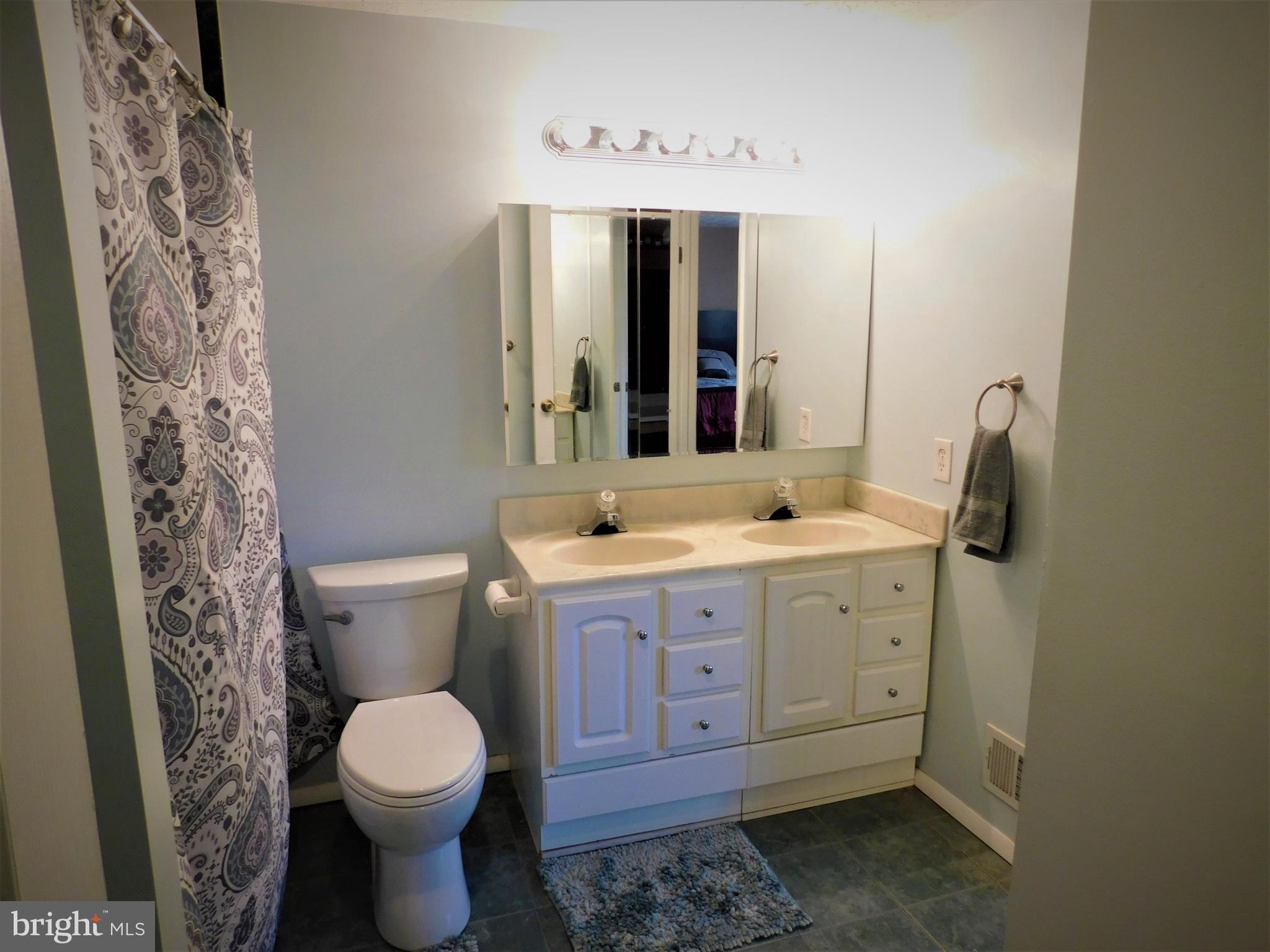 QUEEN ANNE VILLAGE - Residential