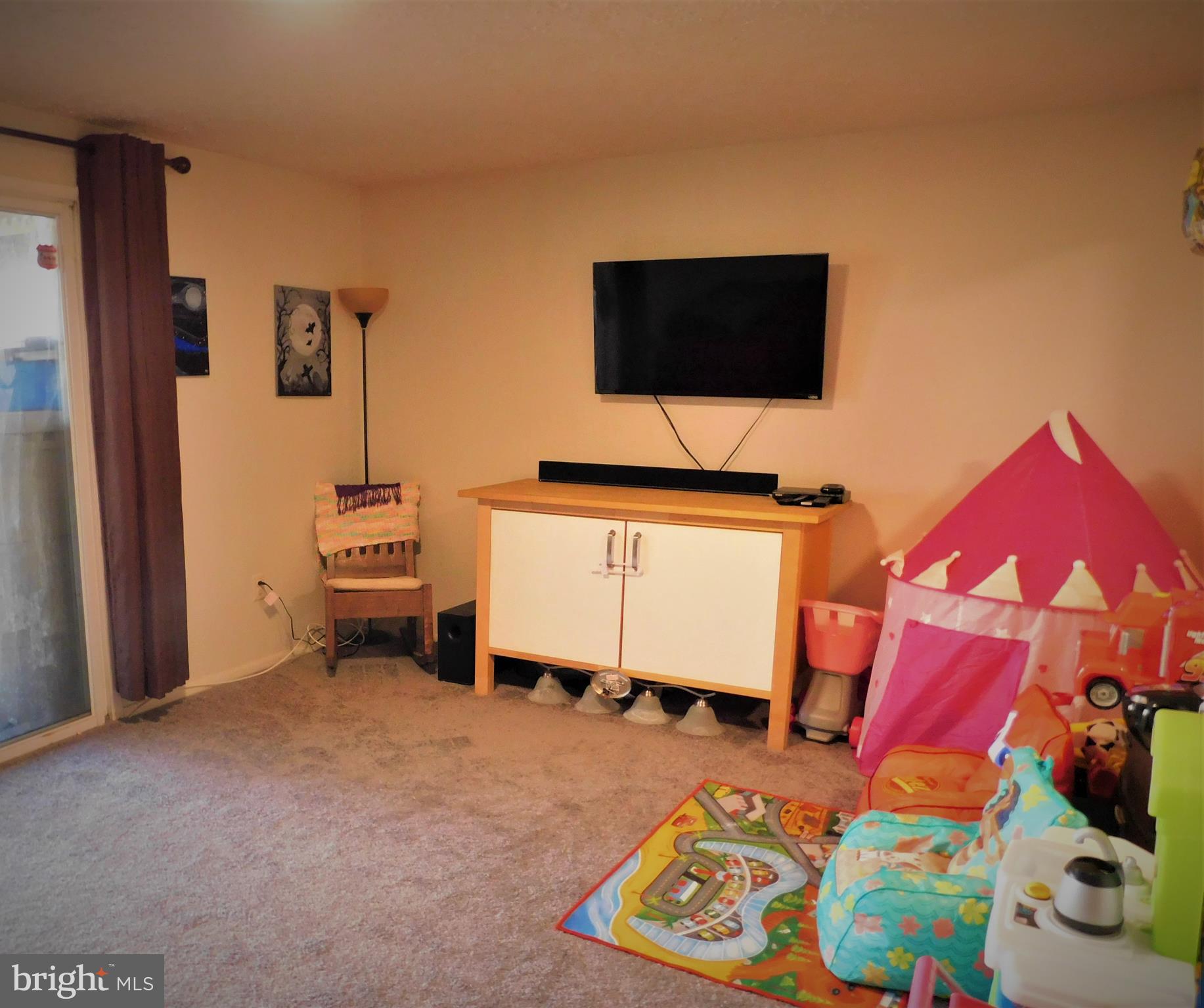 QUEEN ANNE VILLAGE - Residential