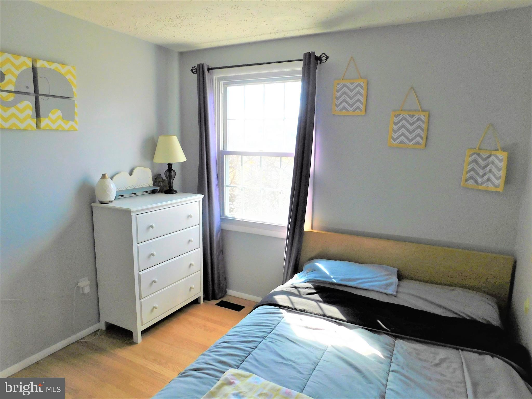 QUEEN ANNE VILLAGE - Residential