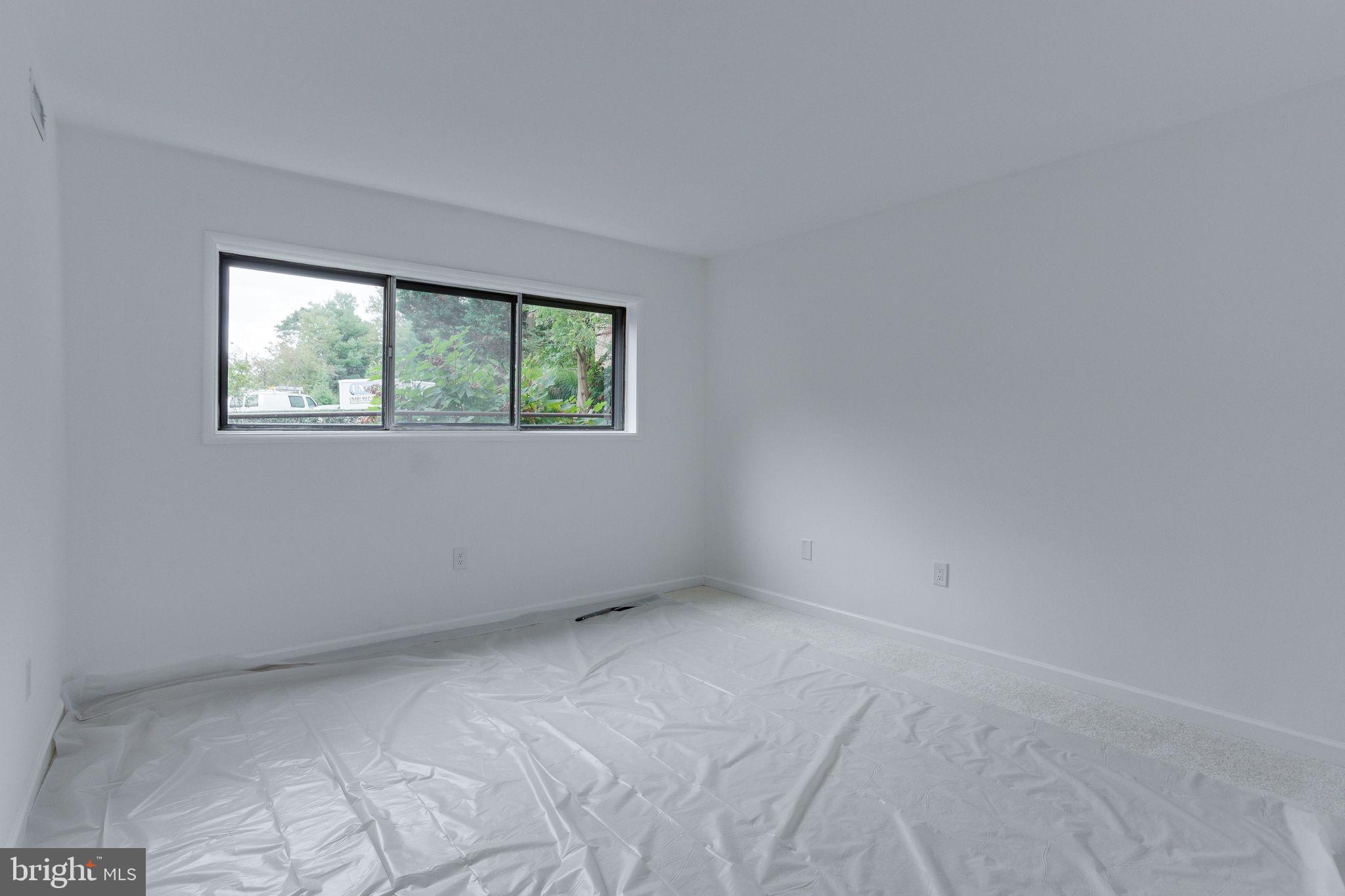 MCLEAN HILLS - Residential