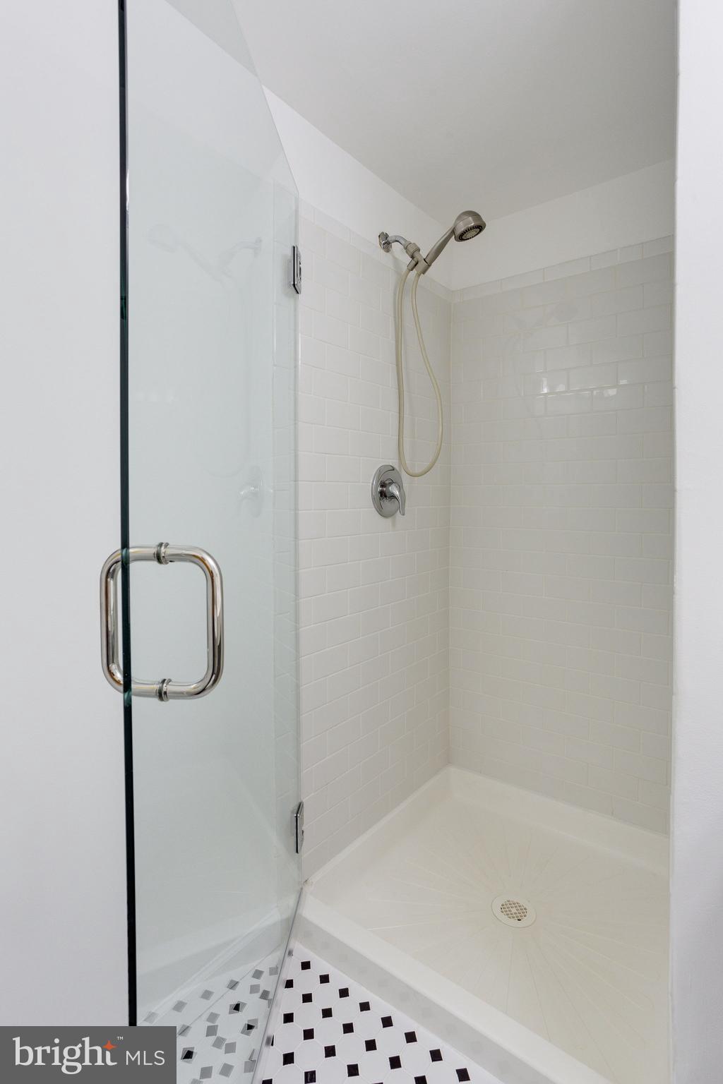 MCLEAN HILLS - Residential