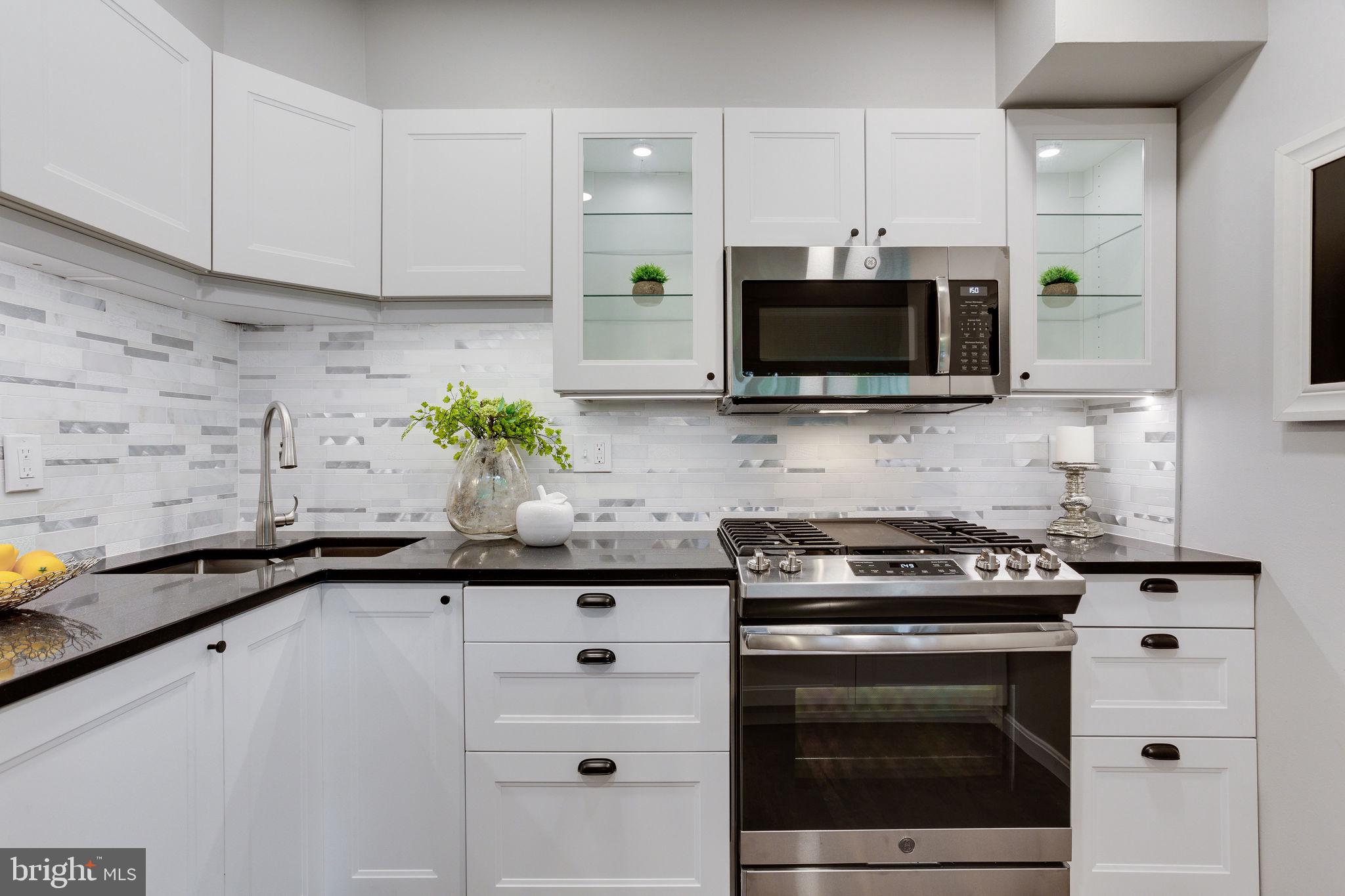 MCLEAN HILLS - Residential