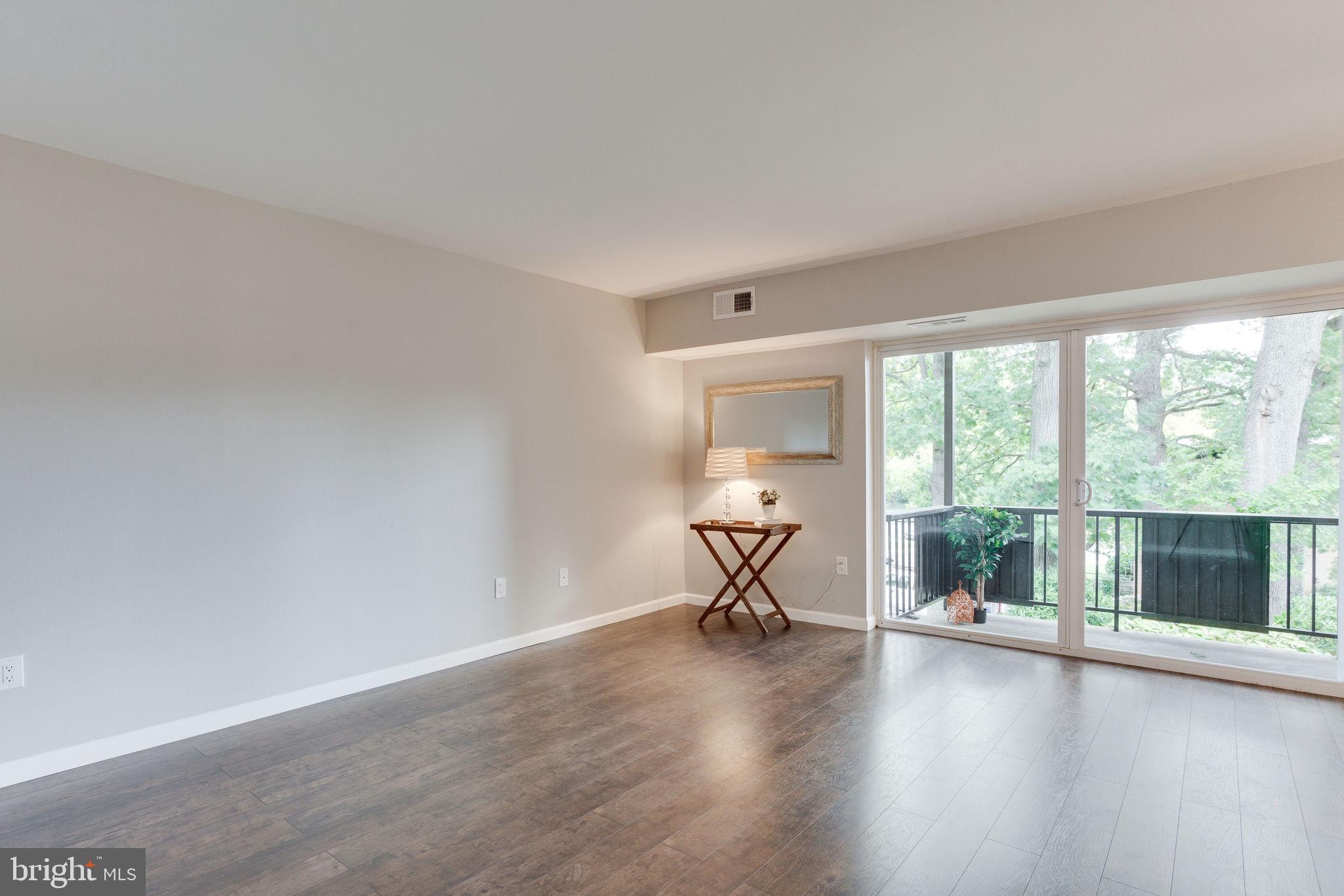 MCLEAN HILLS - Residential