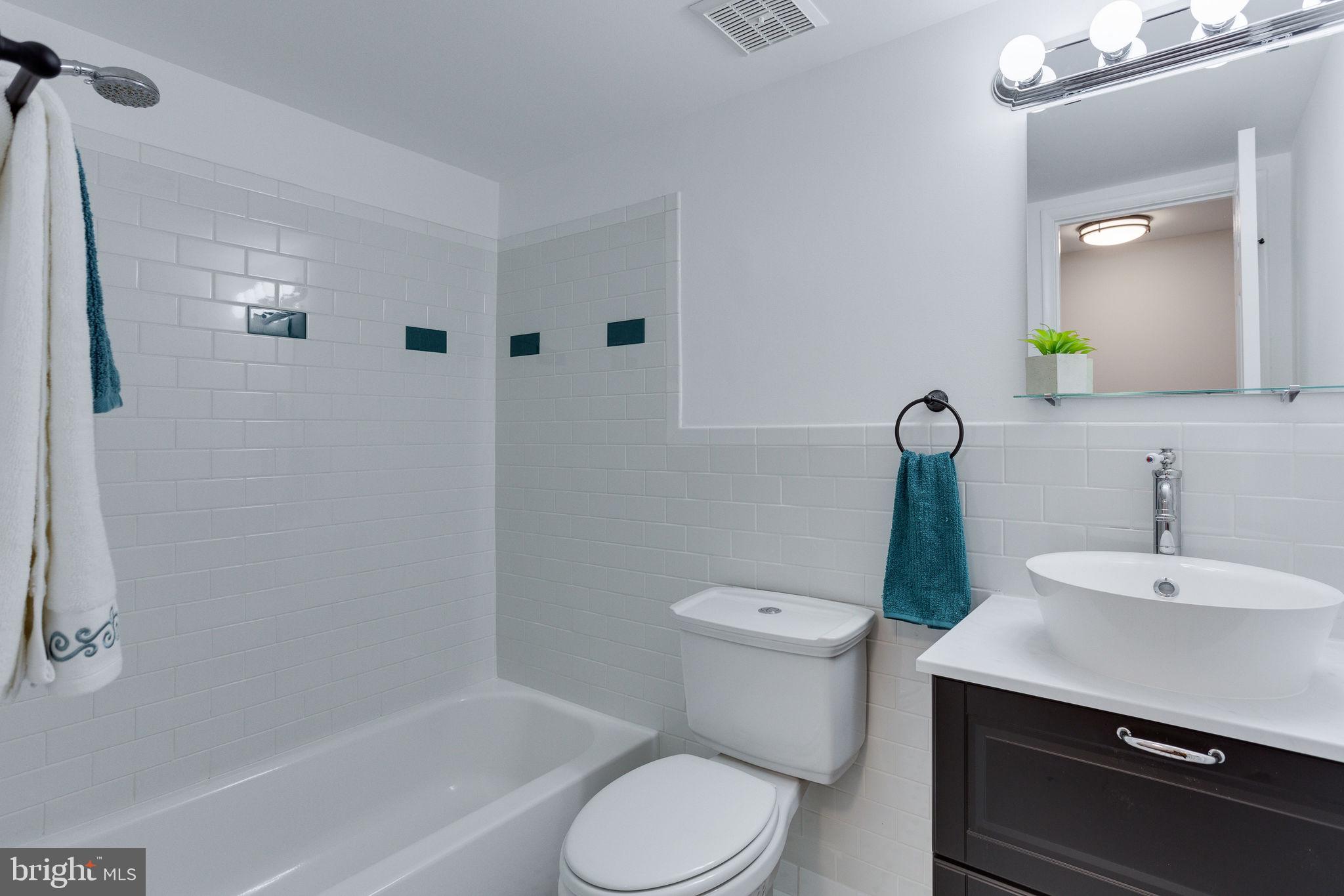 MCLEAN HILLS - Residential